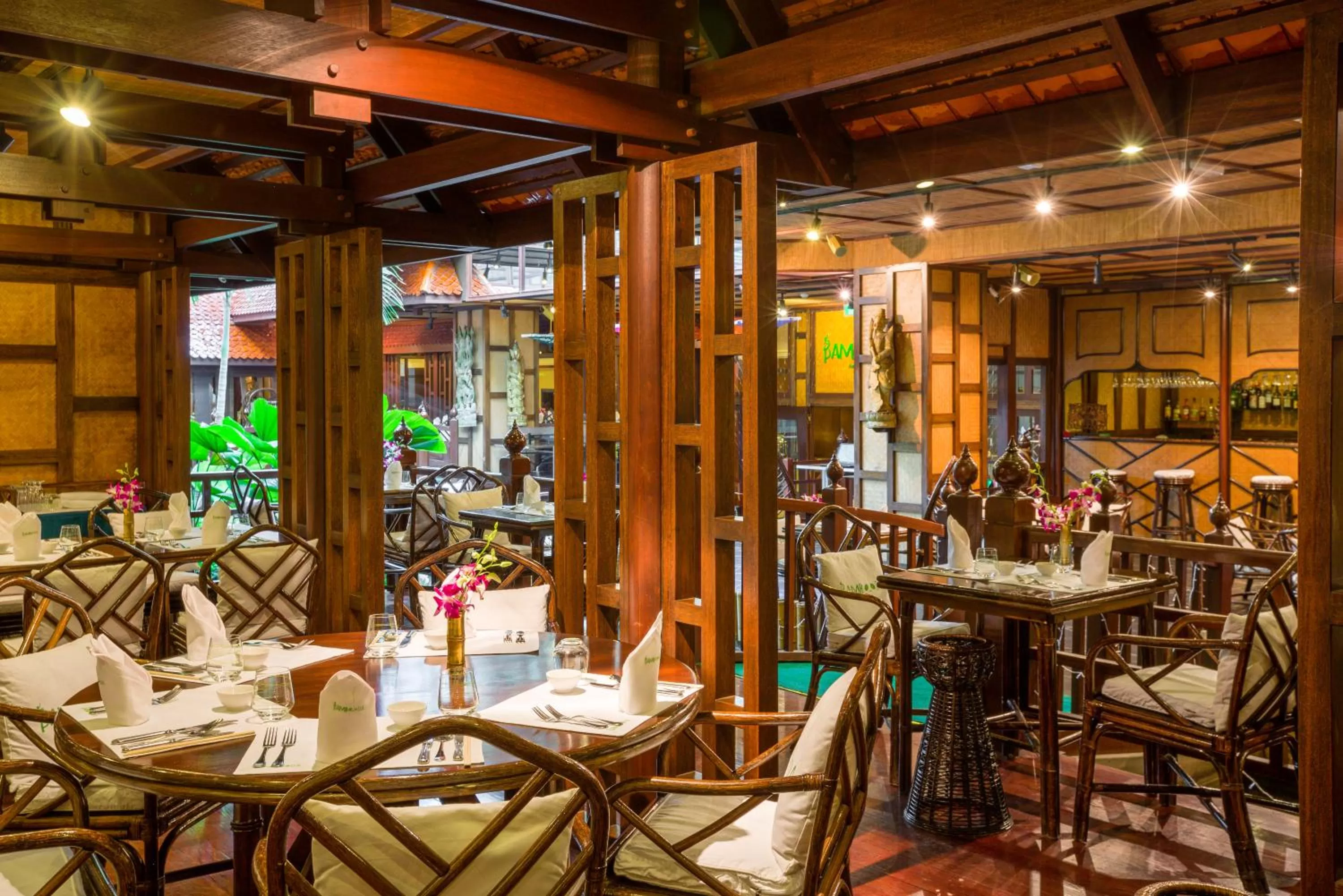 Restaurant/places to eat in Mövenpick Grand Al Bustan