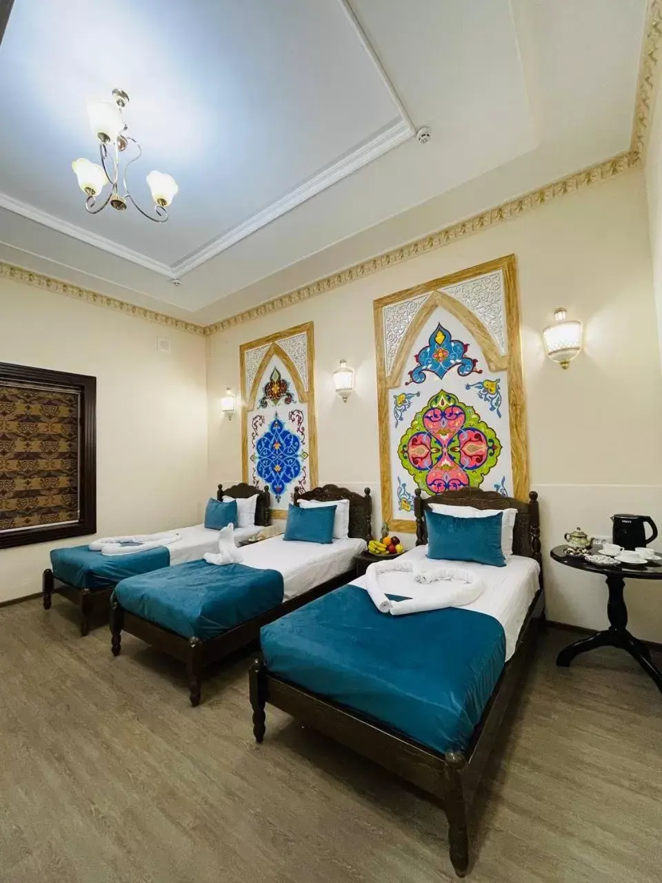 Luxury Triple Room in Hotel Jumadaler Castle Bukhara Old Town Отдыхай от Проблем Luxury Triple Room in Hotel Jumadaler Castle Bukhara Old Town Отдыхай от Проблем
