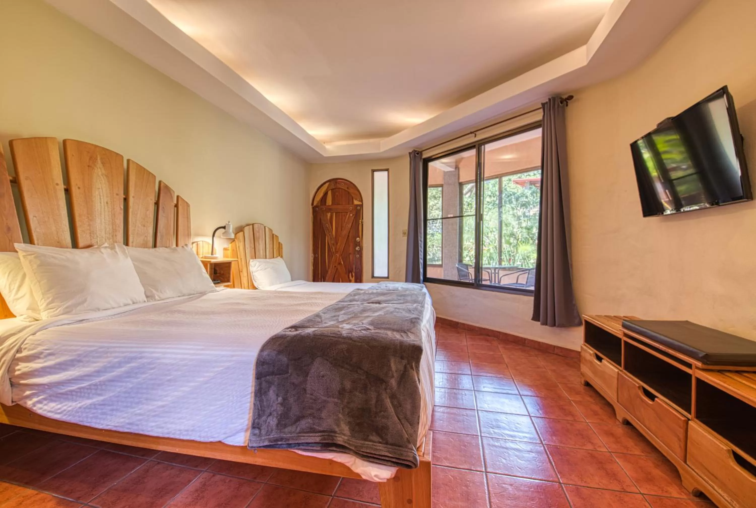 Bed in The Inn at Palo Alto