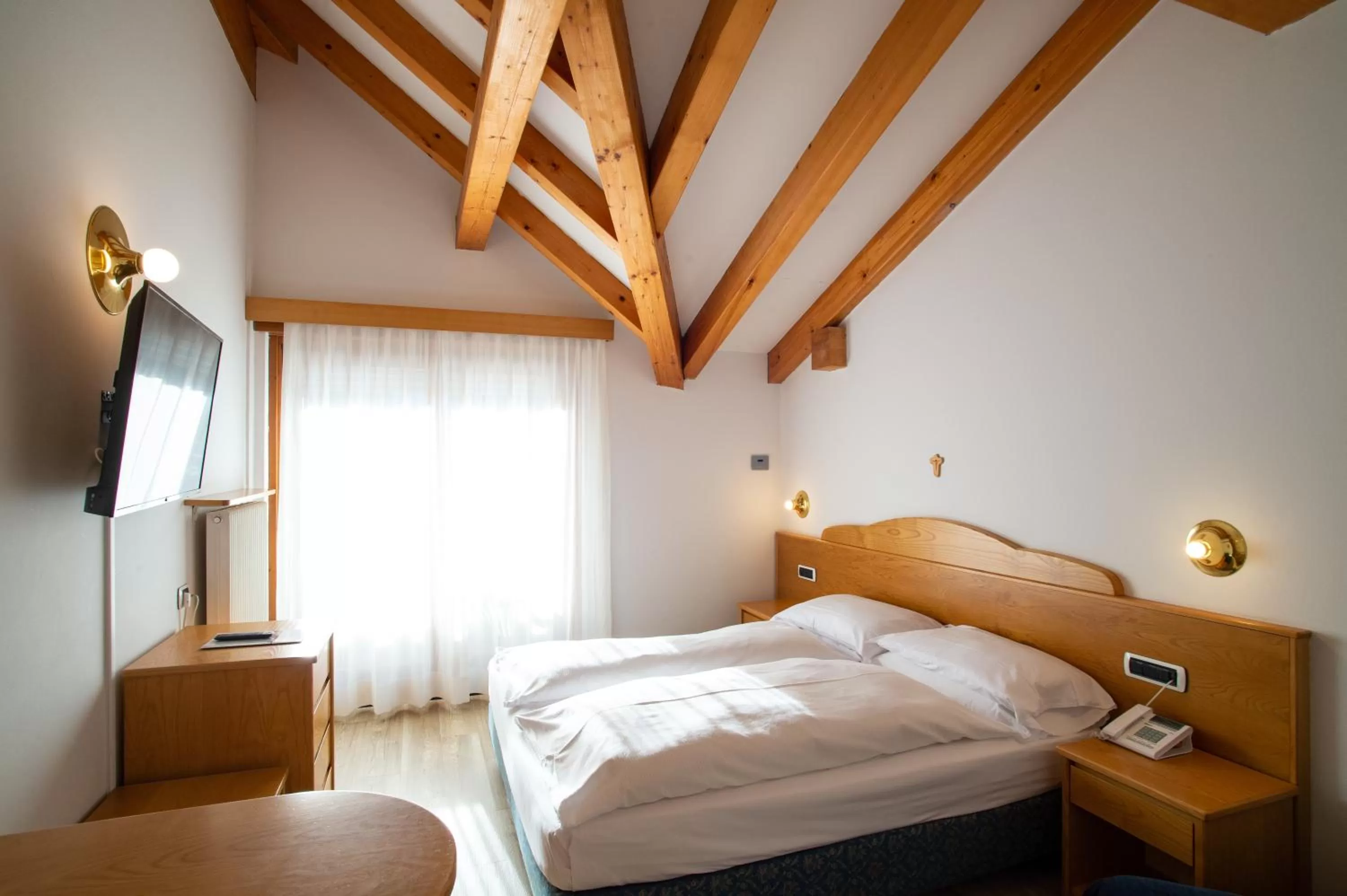 Photo of the whole room, Bed in Hotel Europeo Alpine Charme & Wellness