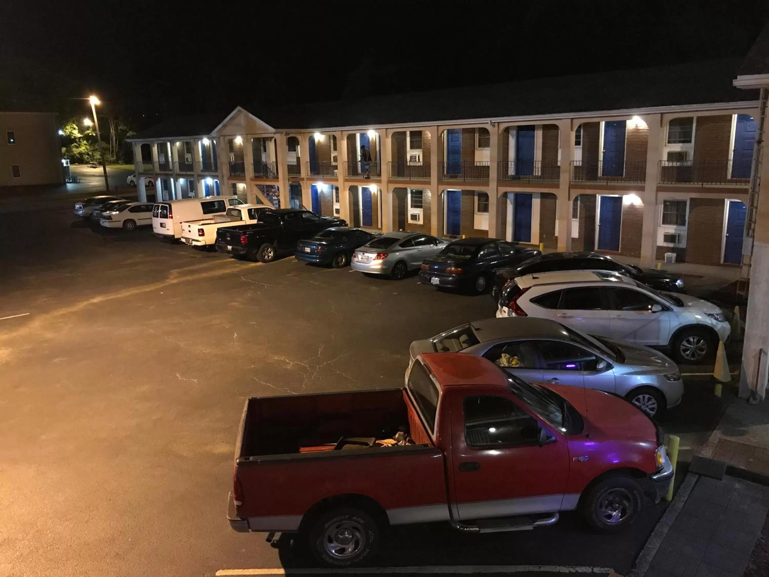 Facade/entrance, Property Building in Towne Inn