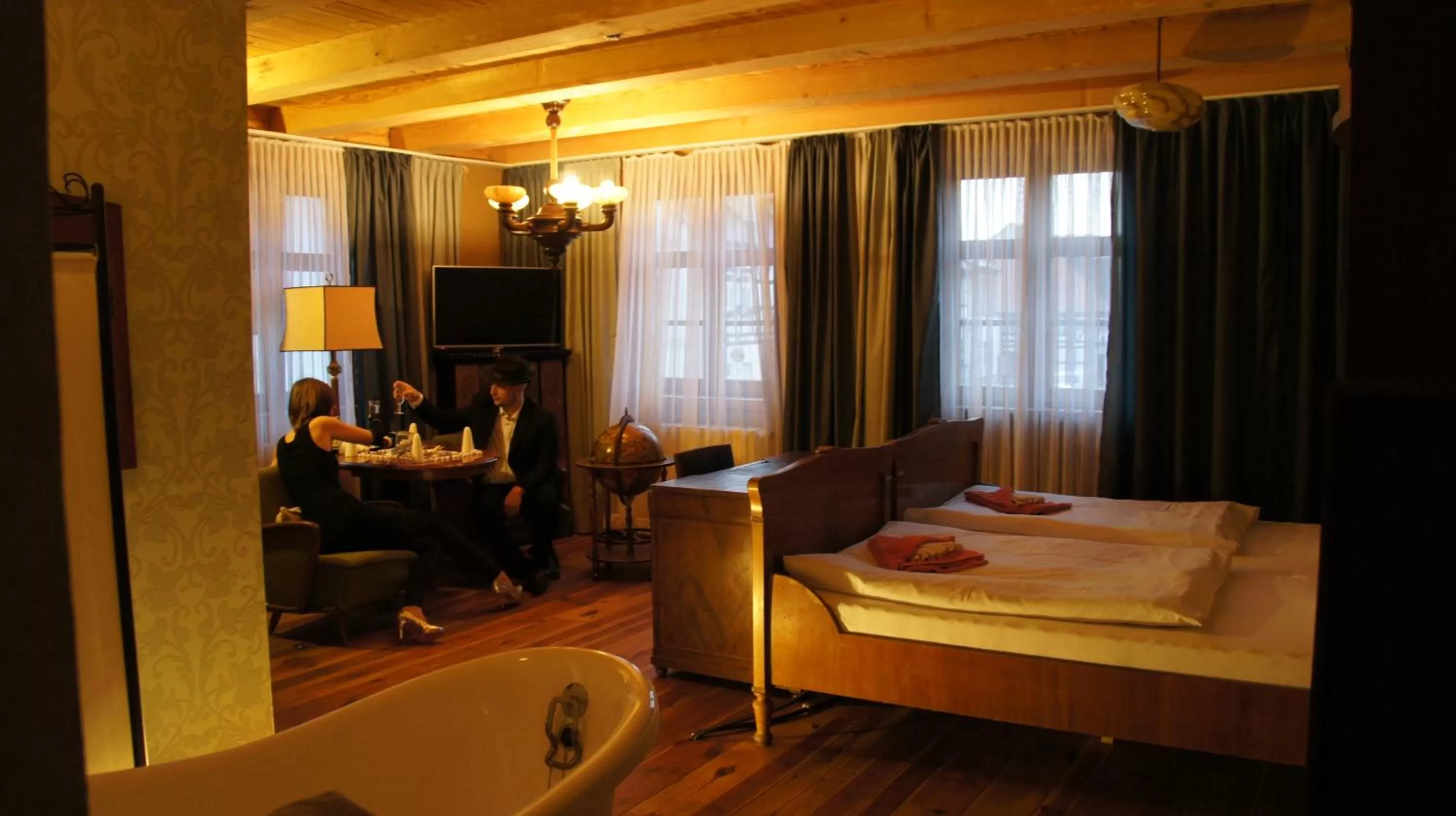 Photo of the whole room, Bed in Exempel Schlafstuben und Quartier Langer Hals