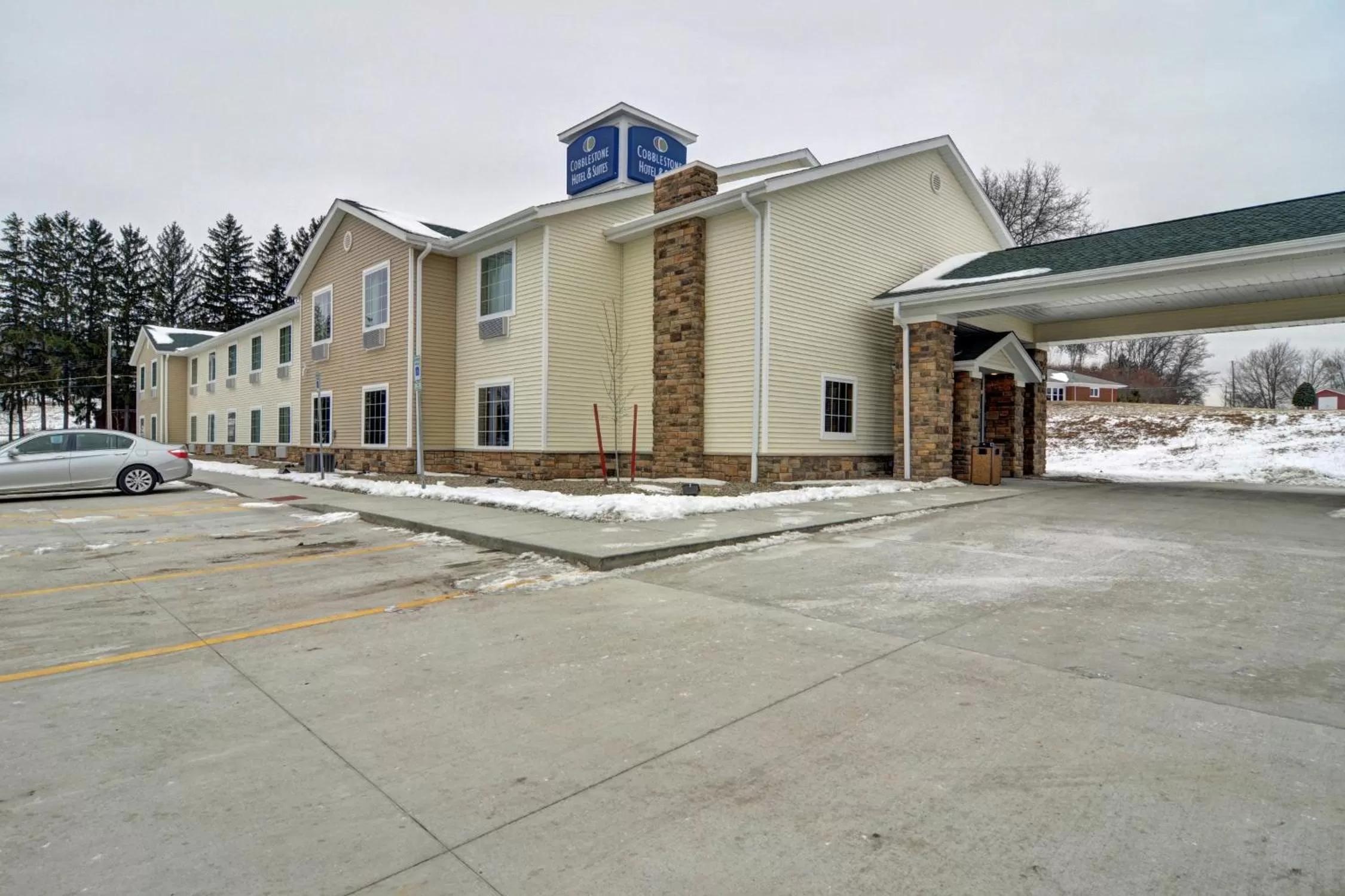 Facade/entrance in Cobblestone Hotel & Suites - Punxsutawney