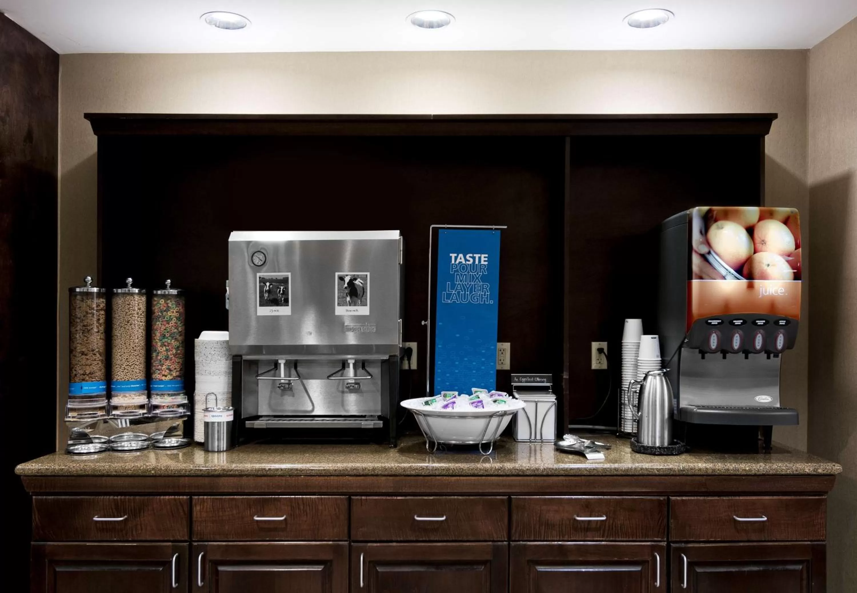 Breakfast in Hampton Inn Statesville