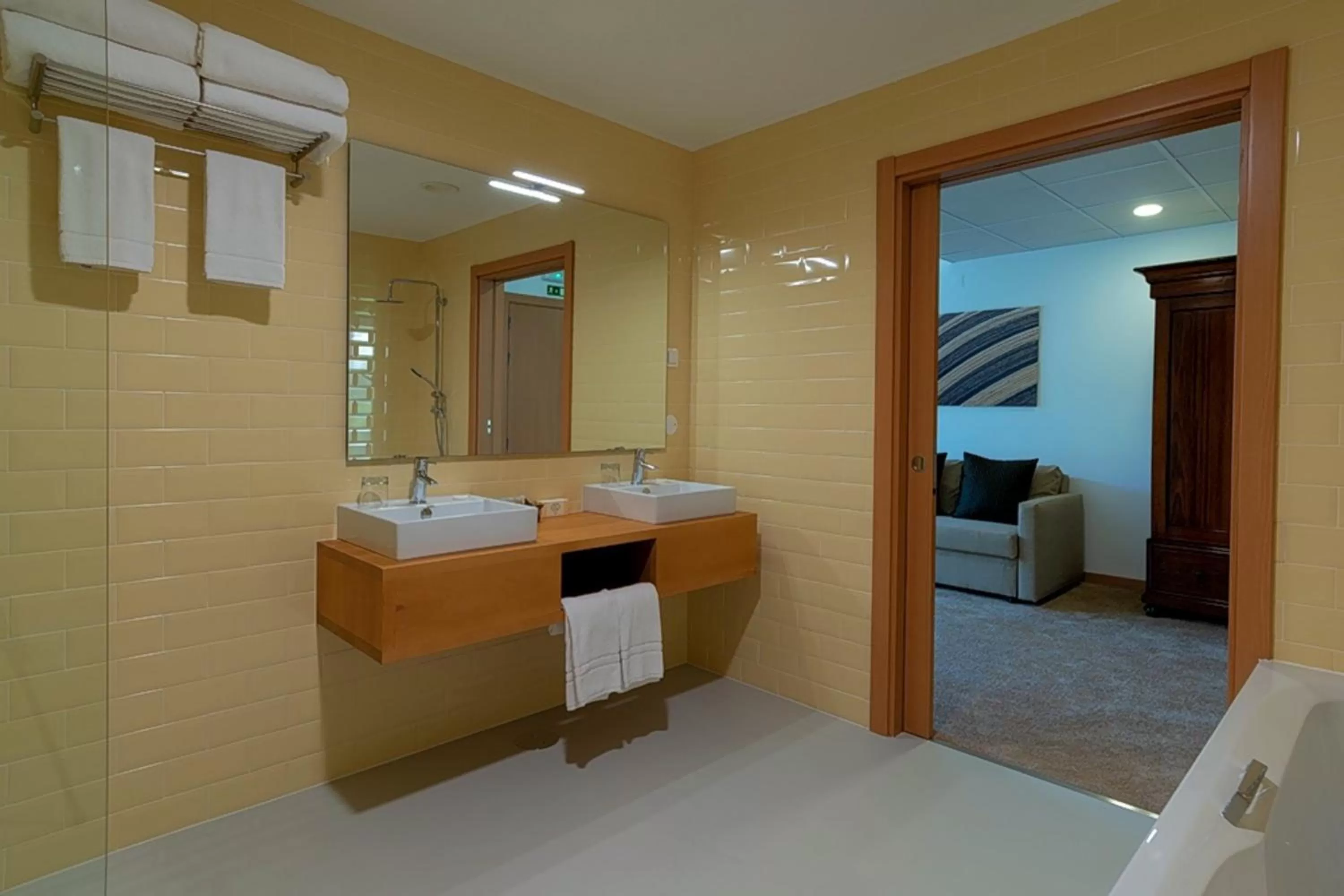 Toilet, Bed in Hotel da Fábrica