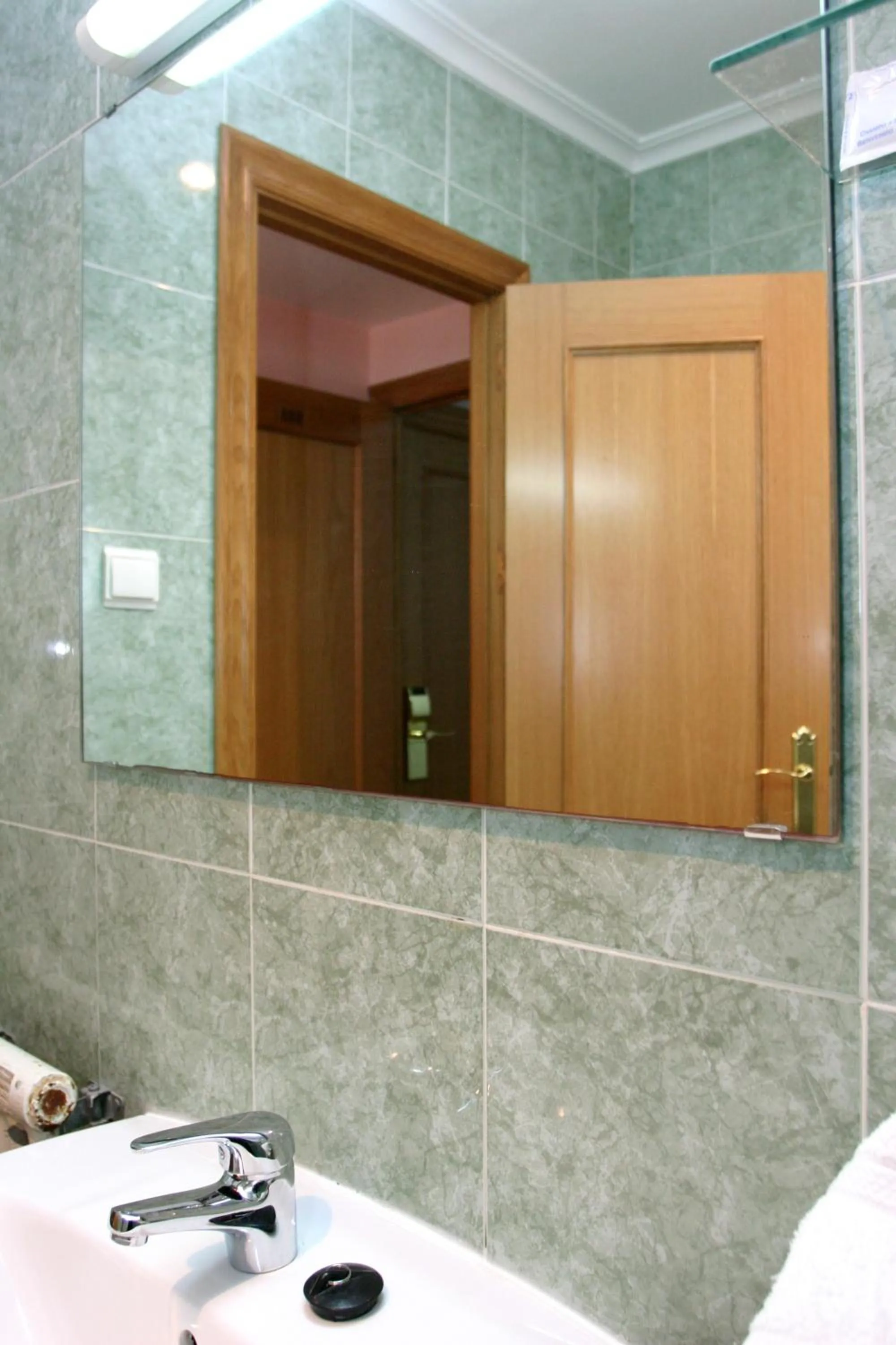 Bathroom in Hotel Cervantes