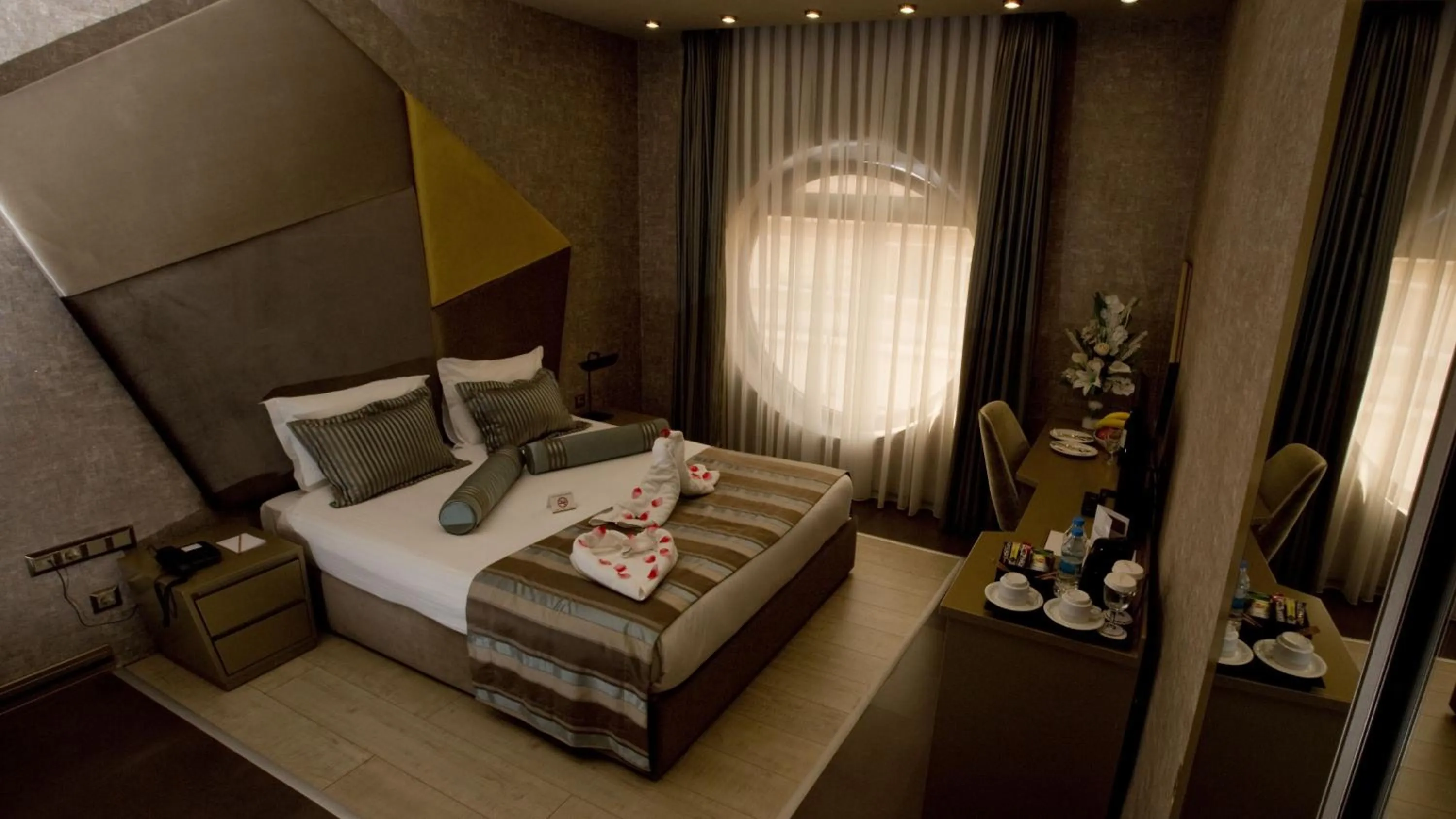 Bedroom, Bed in Rios Edition Hotel