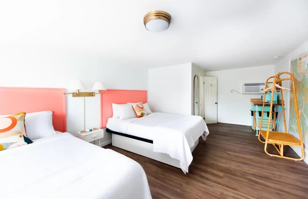 Bed in Royal Palms Motel