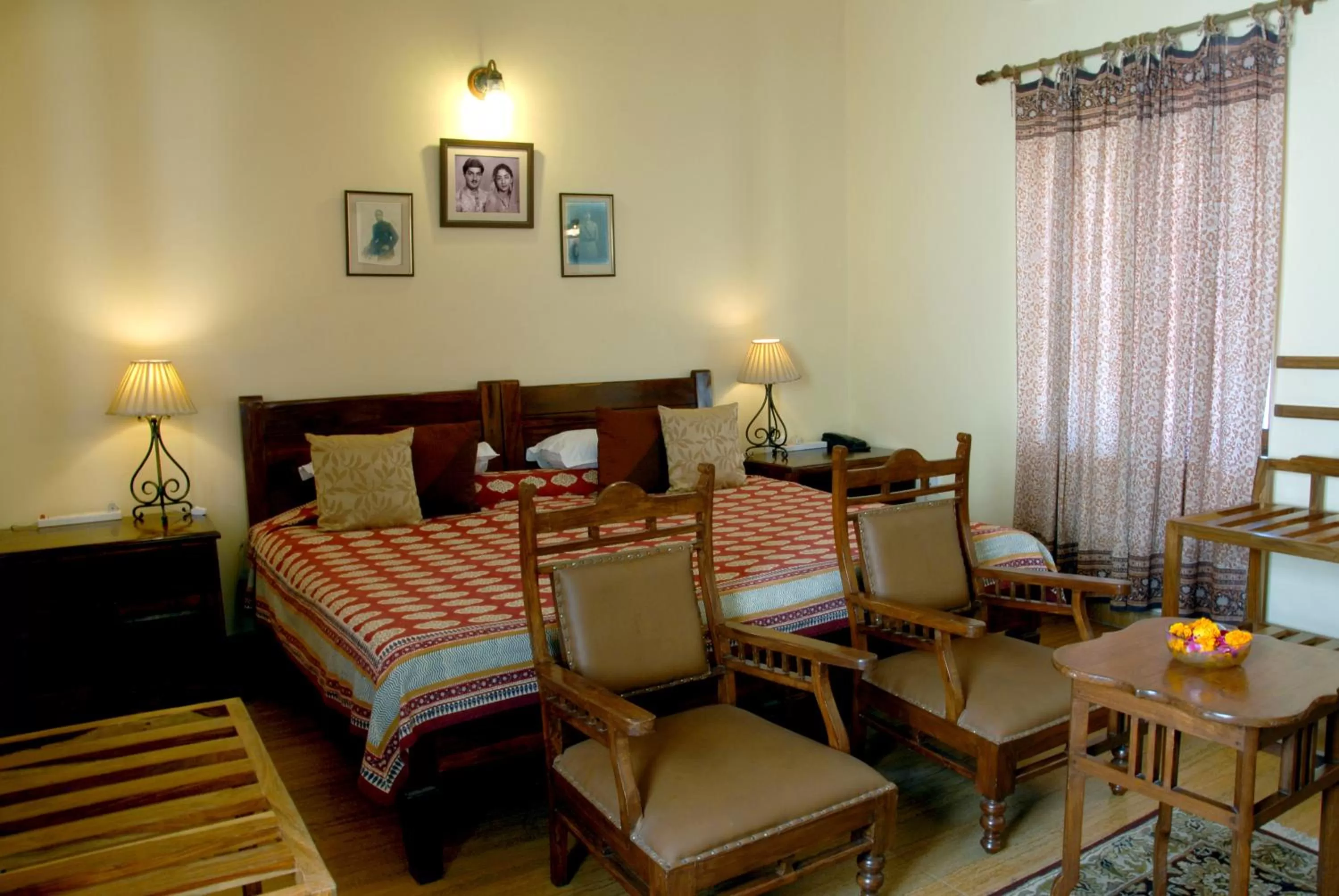 Photo of the whole room, Bed in Ratan Vilas, Jodhpur