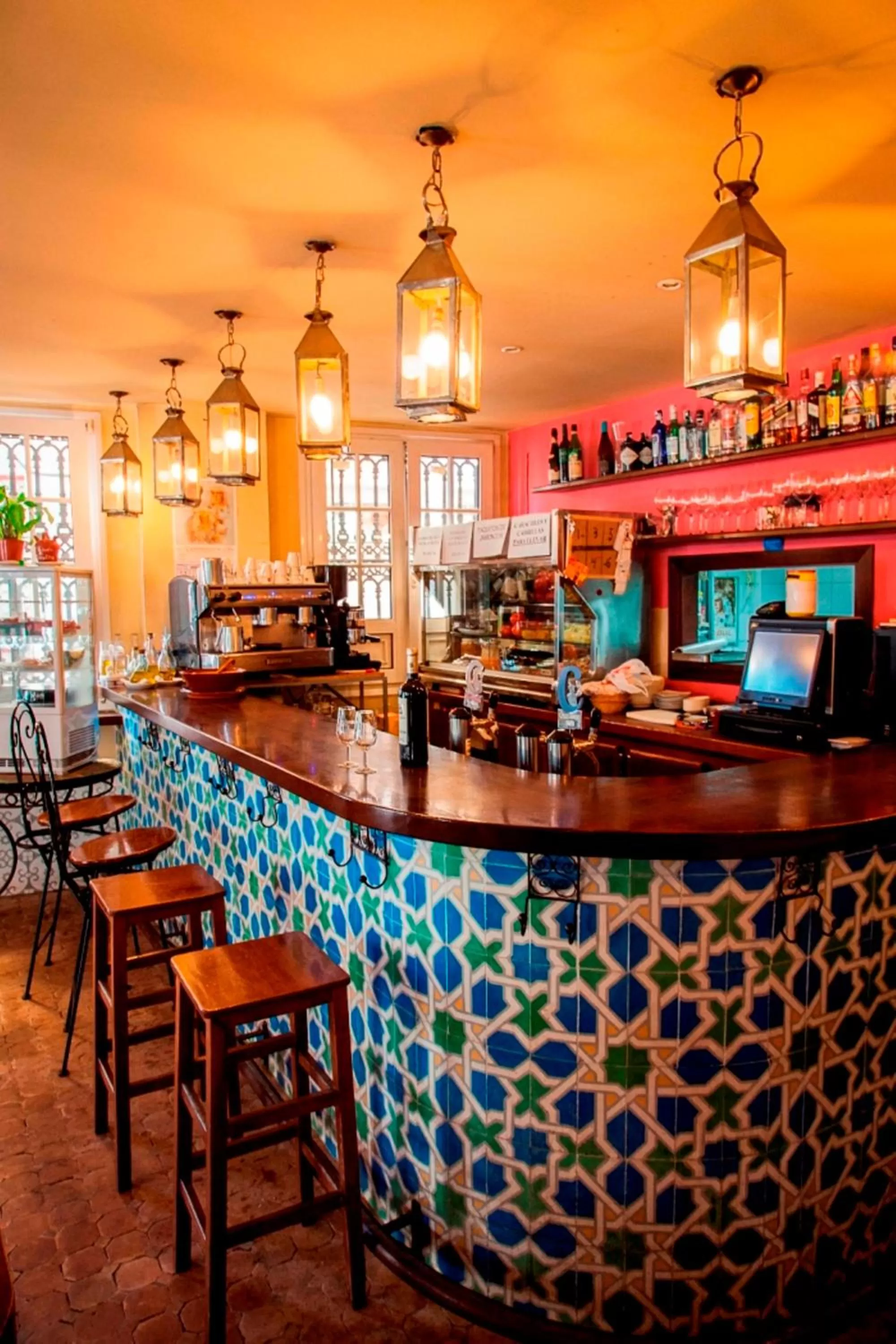 Restaurant/places to eat in Alcoba del Rey de Sevilla