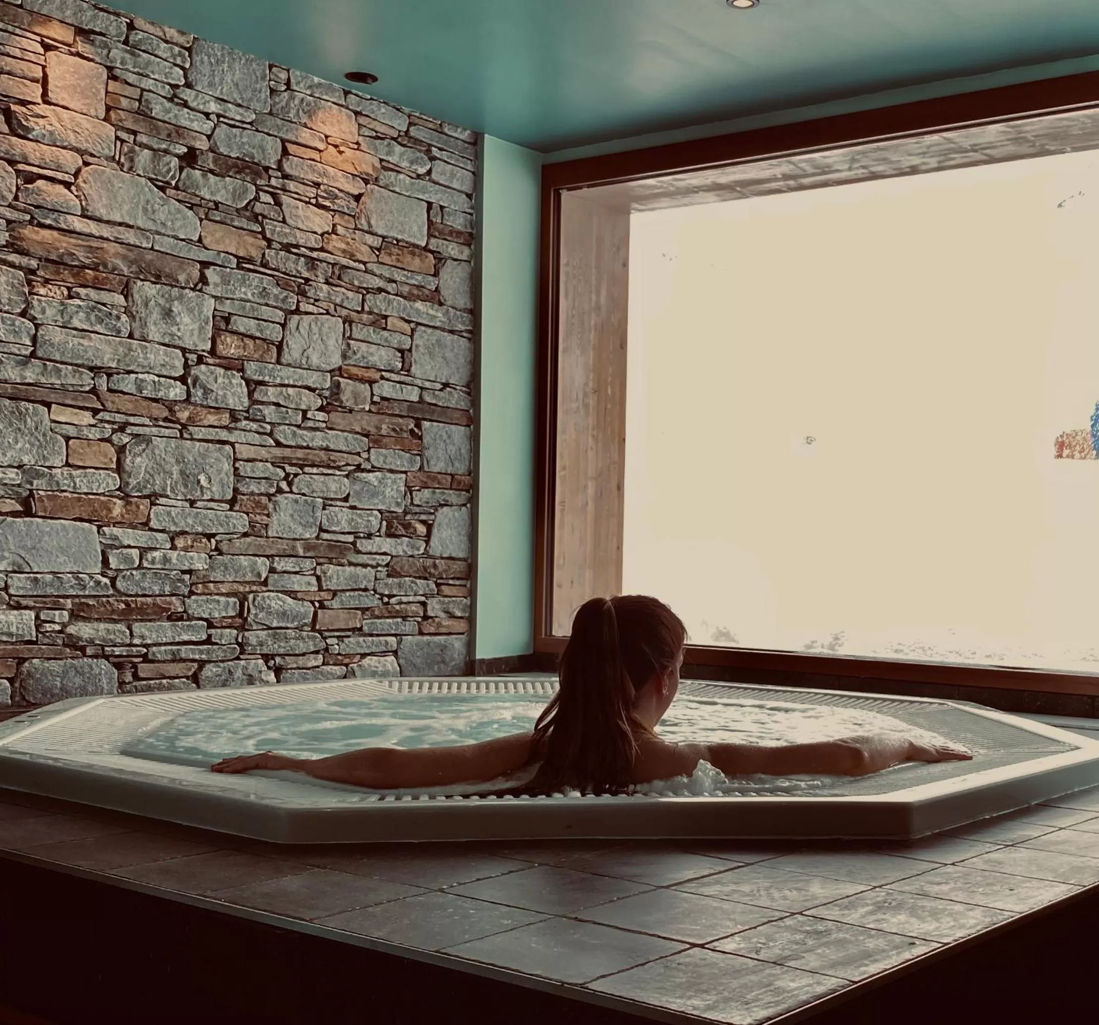 Massage in Alberta Hotel & Spa