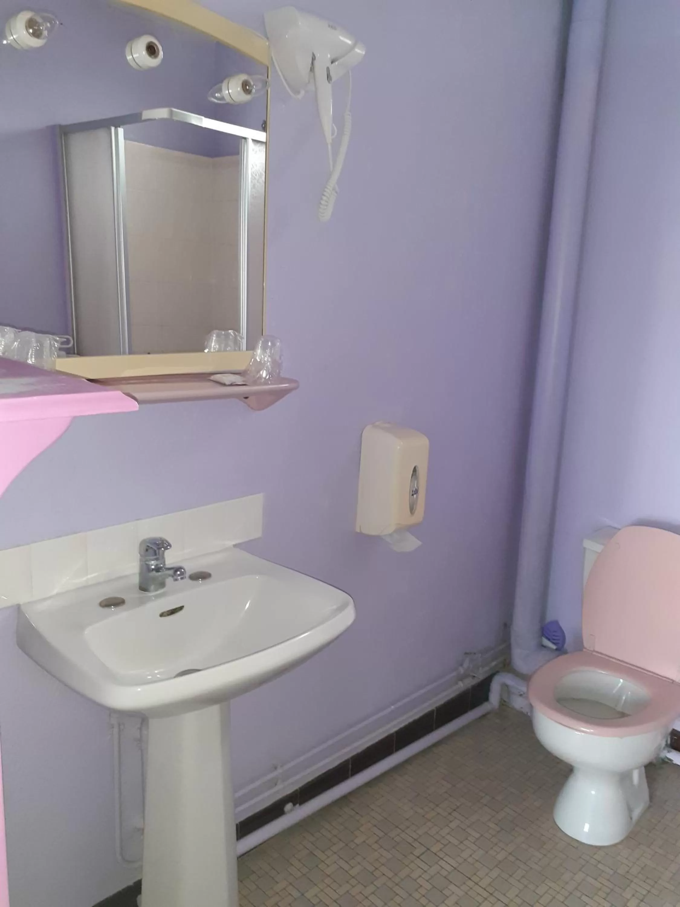 Bathroom in Hotel du chateau blanc