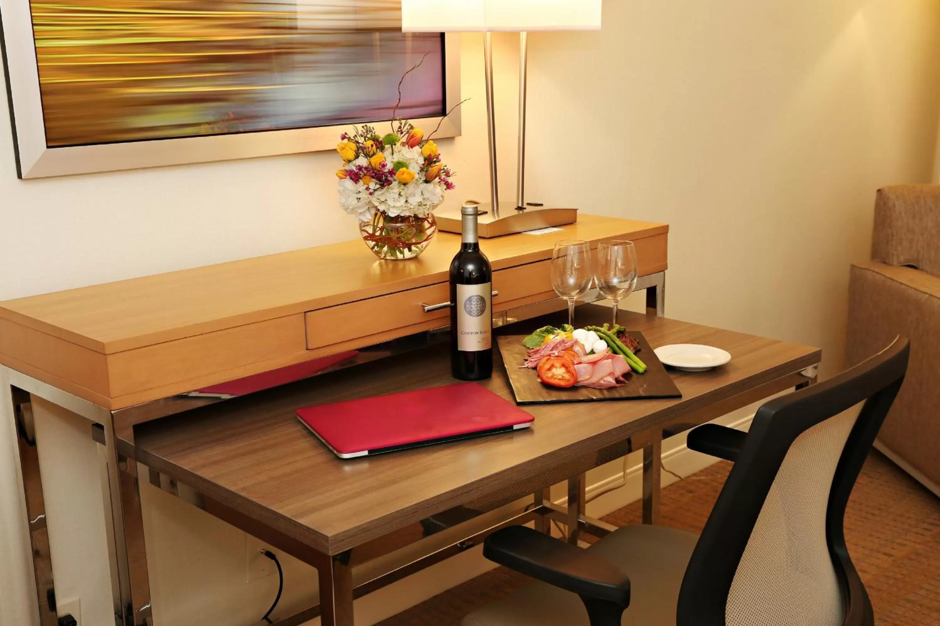 Decorative detail in enVision Hotel & Conference Center Mansfield-Foxboro