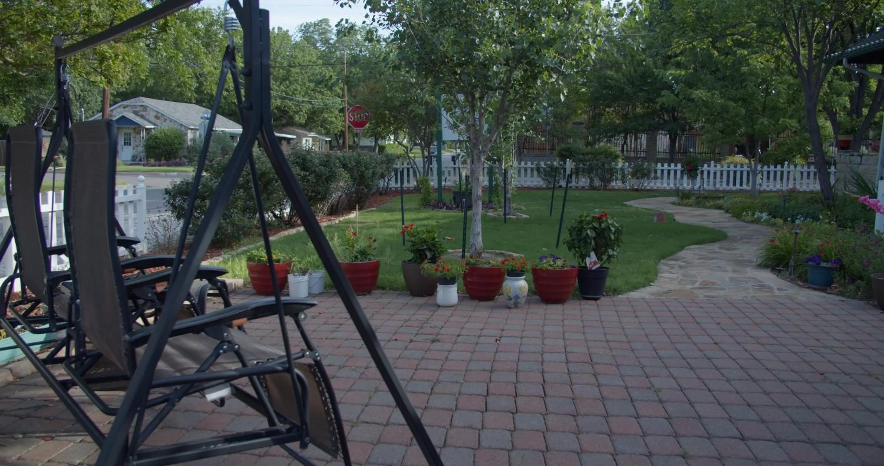 Property building in Granbury Gardens Bed and Breakfast