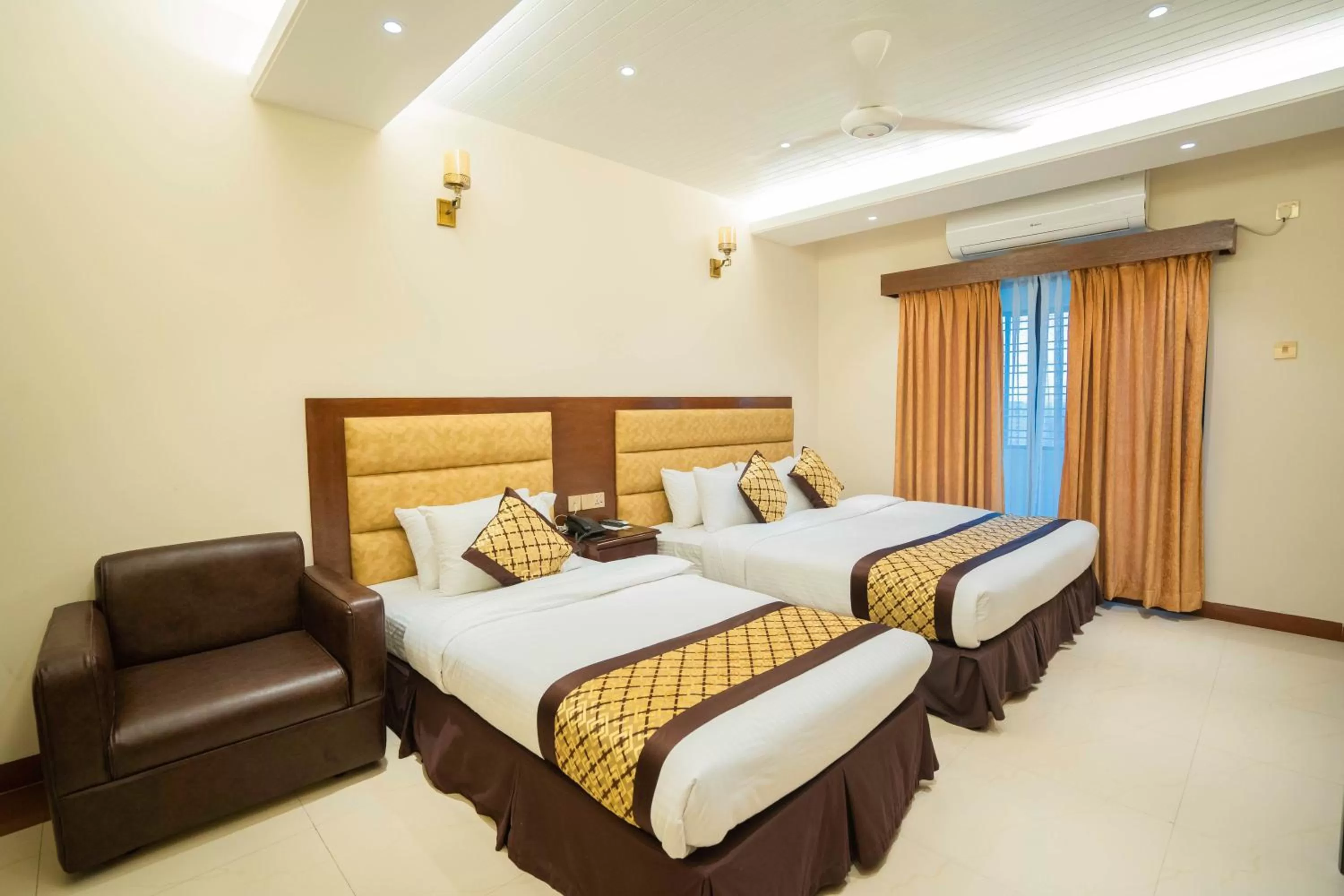 Bedroom, Bed in Central Inn Dhaka City Centre