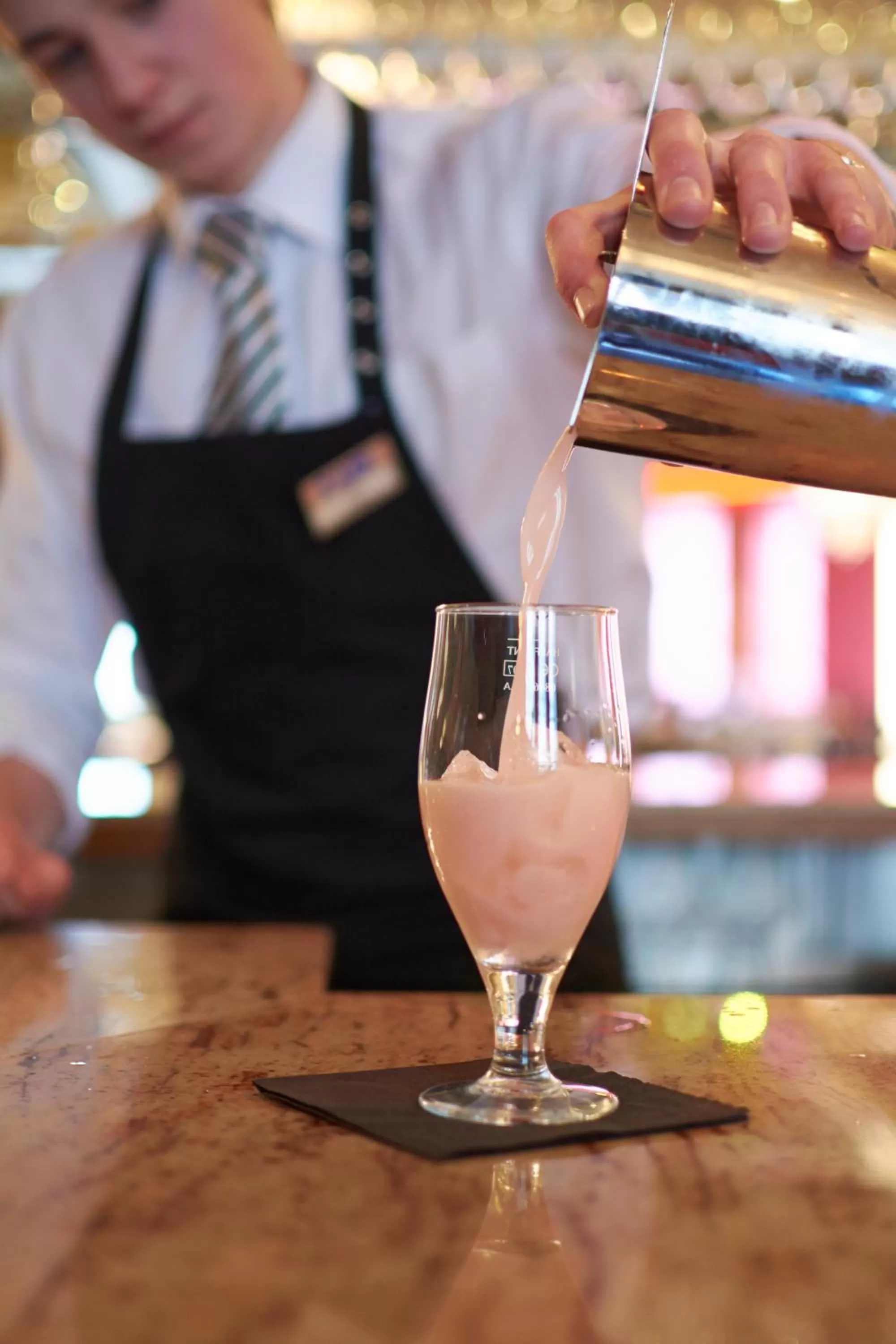 Restaurant/places to eat in Earl Of Doncaster Hotel