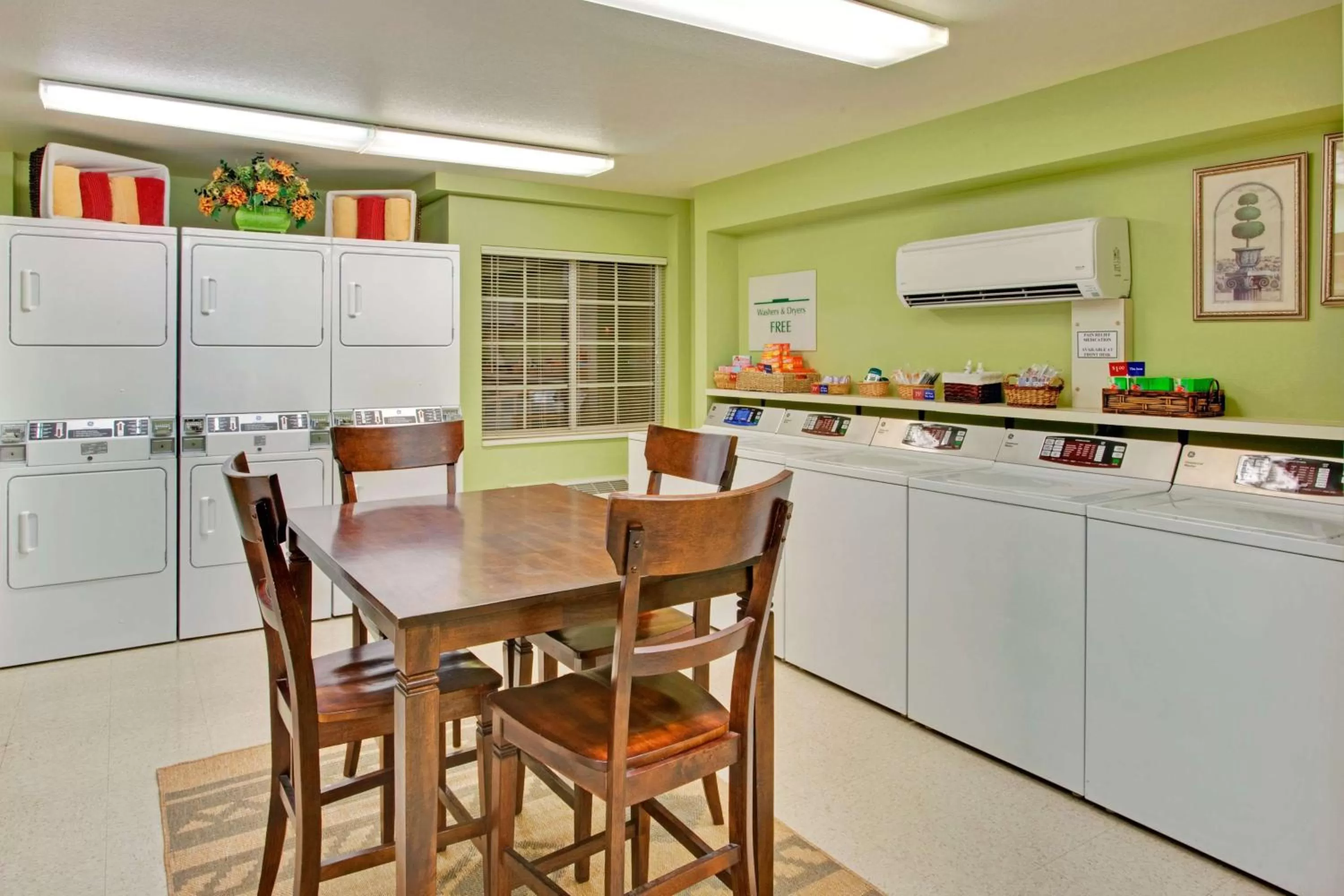 laundry in Sonesta Simply Suites Phoenix Tempe