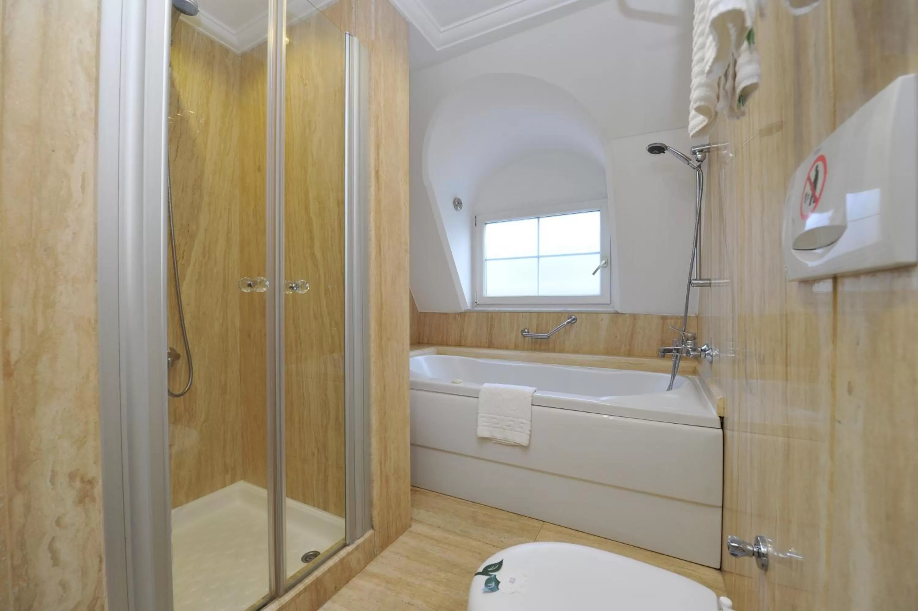 Bathroom in Hotel Yasmak Sultan