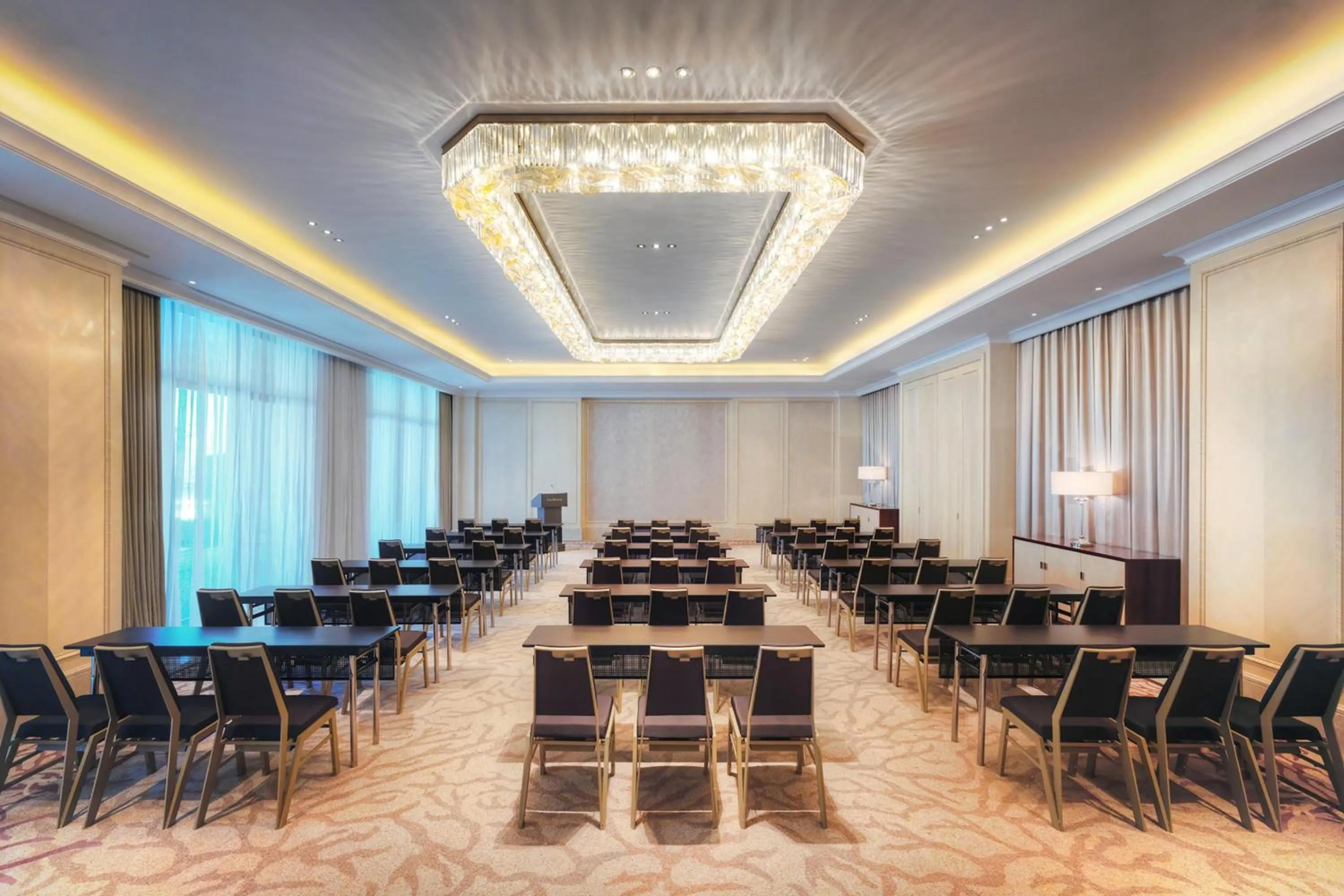 Meeting/conference room in The Westin Zhujiajian Resort, Zhoushan
