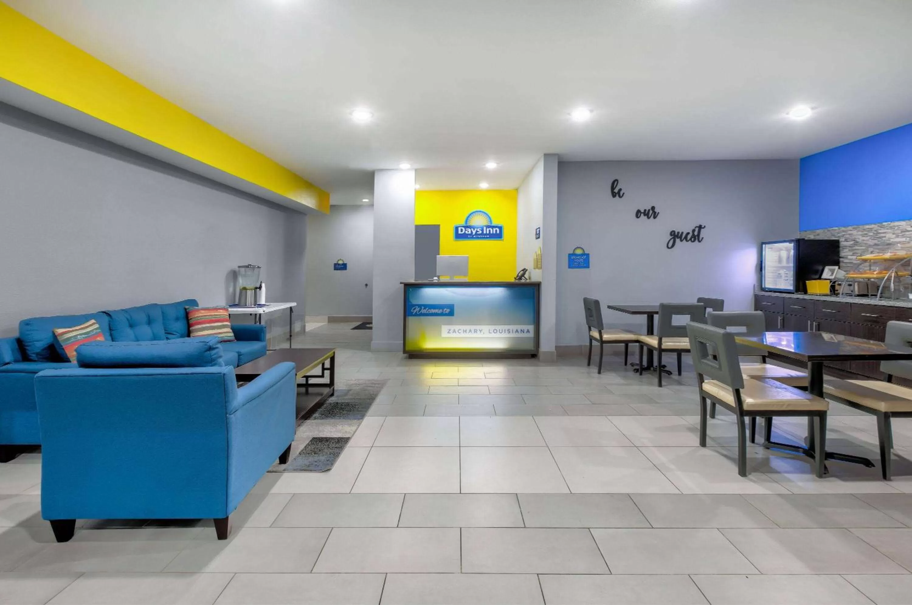 Lobby or reception in Days Inn by Wyndham Zachary LA