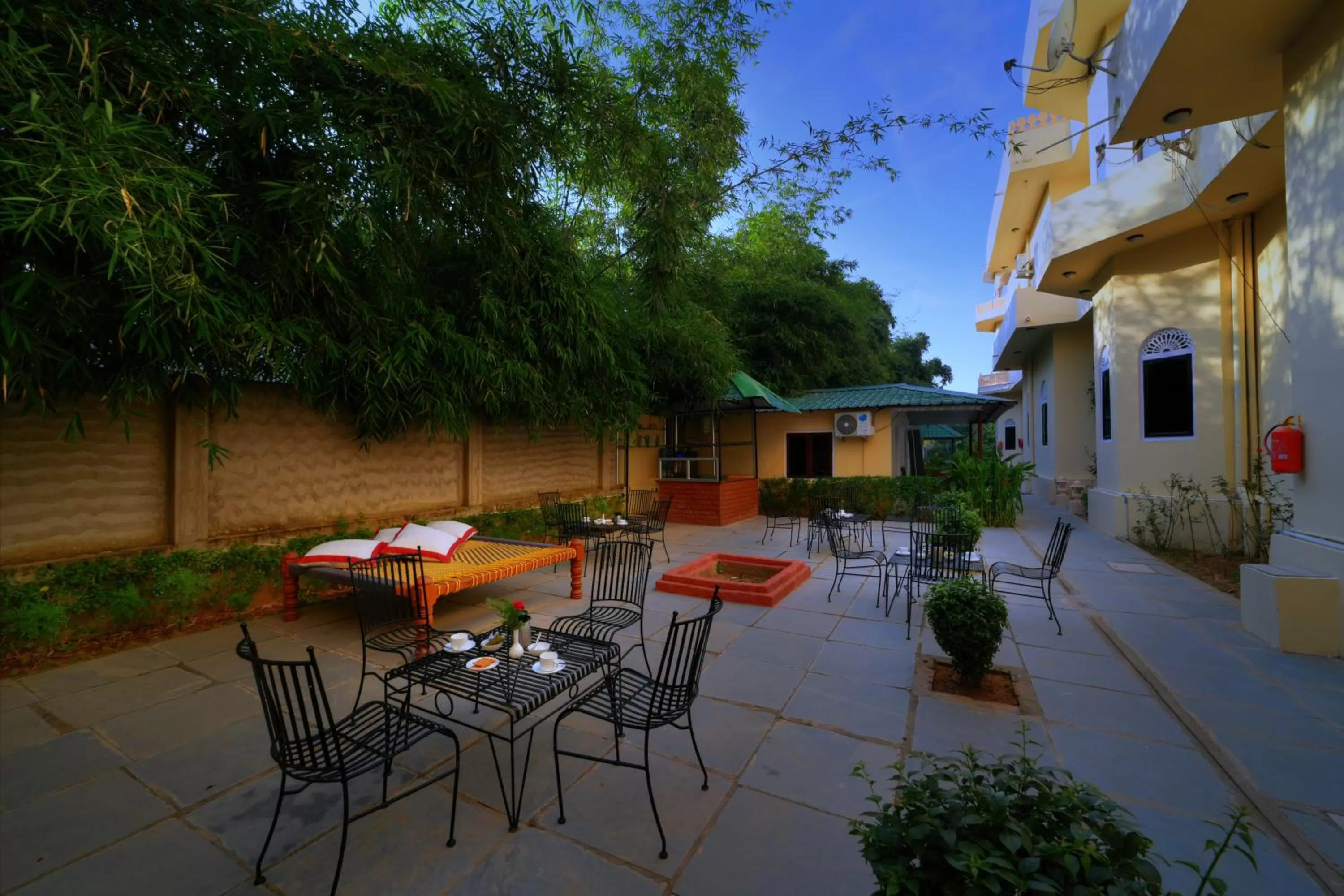 Lounge or bar in Ranthambhore Heritage Haveli