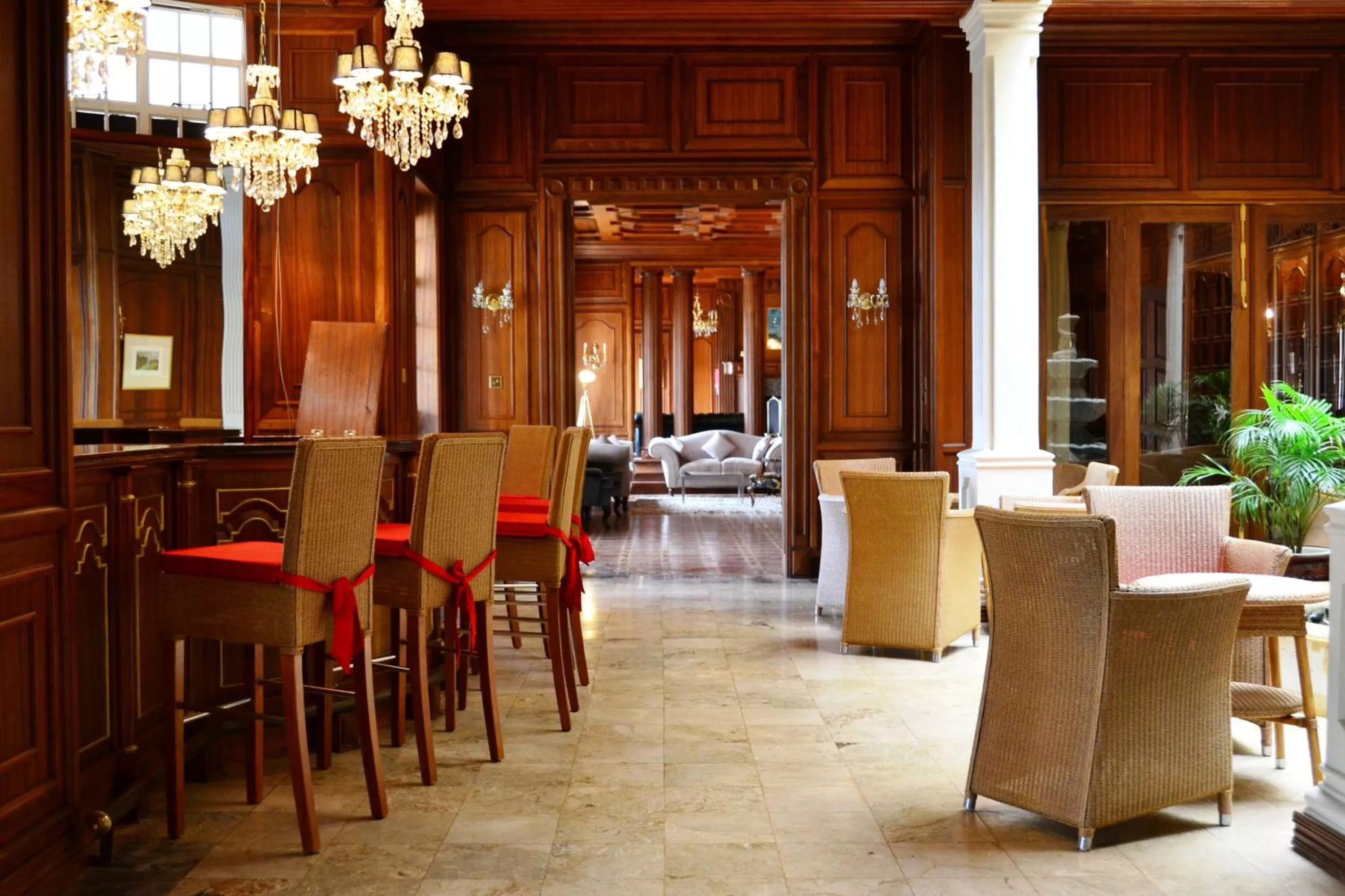 Lounge or bar in Muthu Sovereign Suites & Spa, Limuru Road, Nairobi