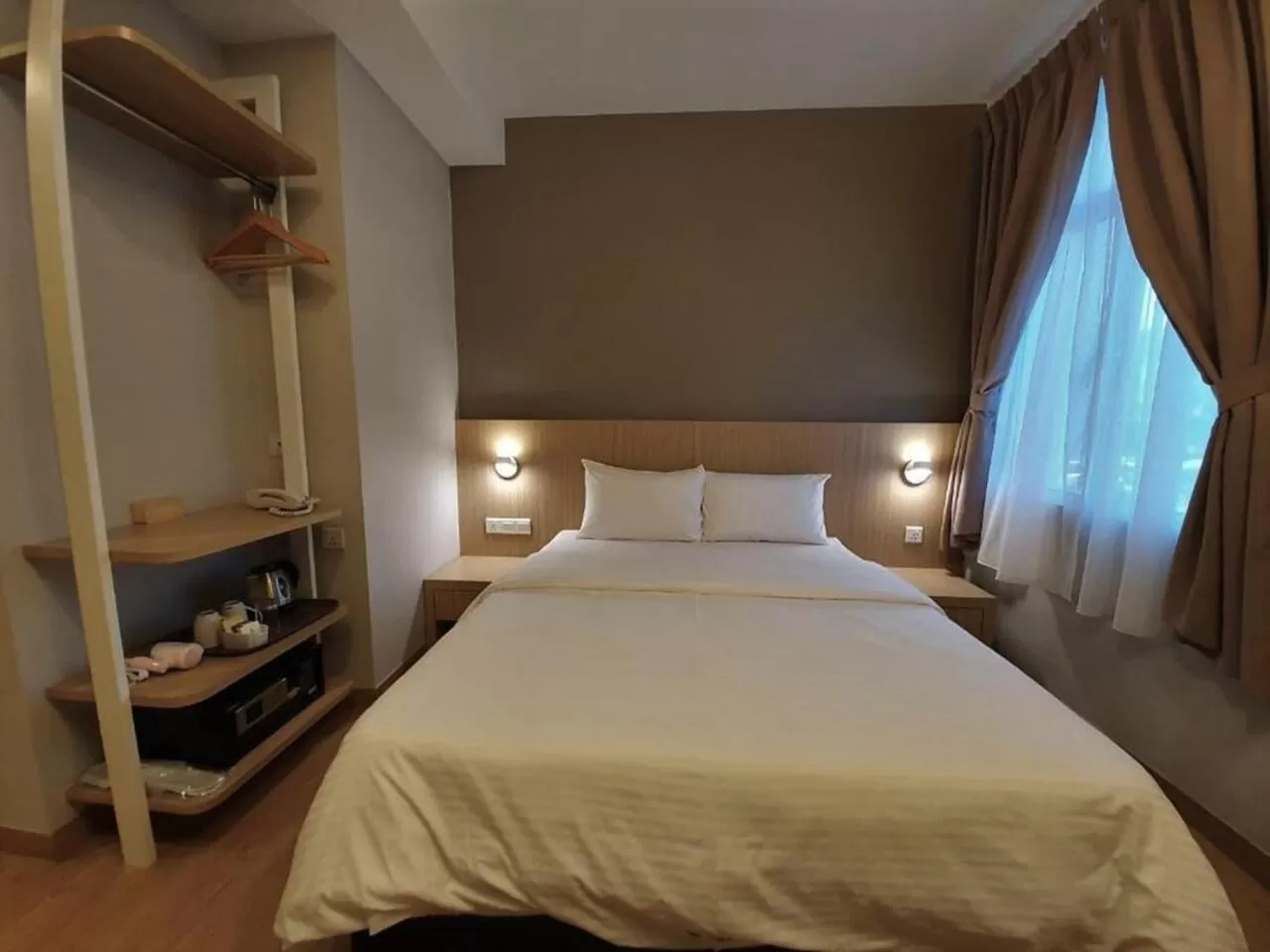 Bed in Walk In Hotel