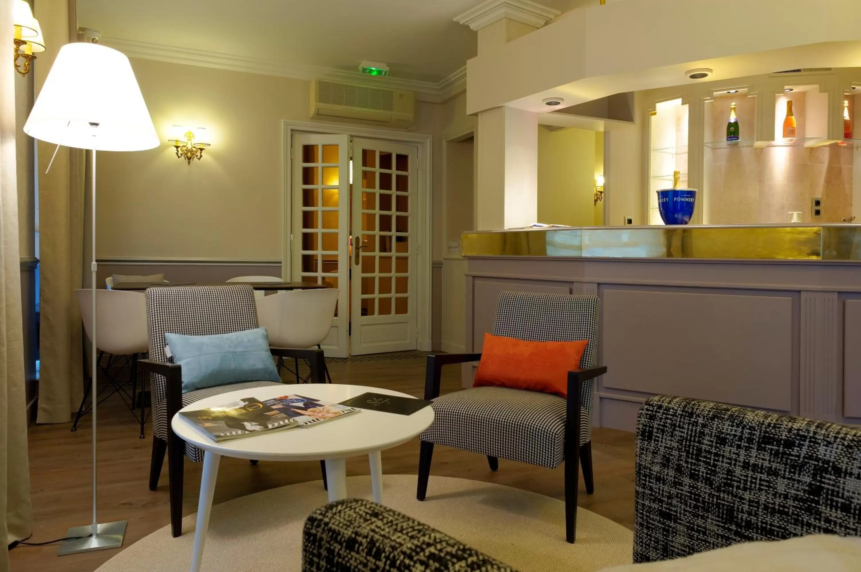 Lobby or reception in Hôtel de Sévigné