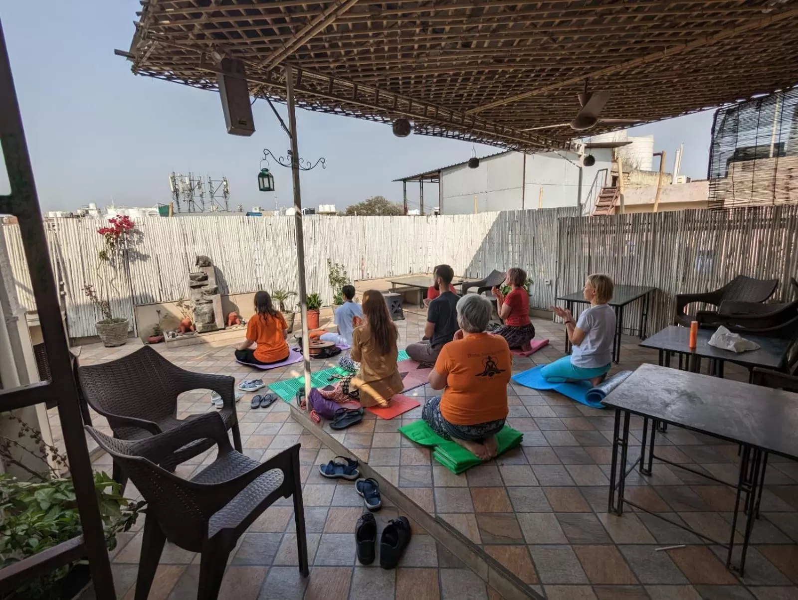 Restaurant/places to eat in Smyle Inn - Best Value Hotel near New Delhi Station