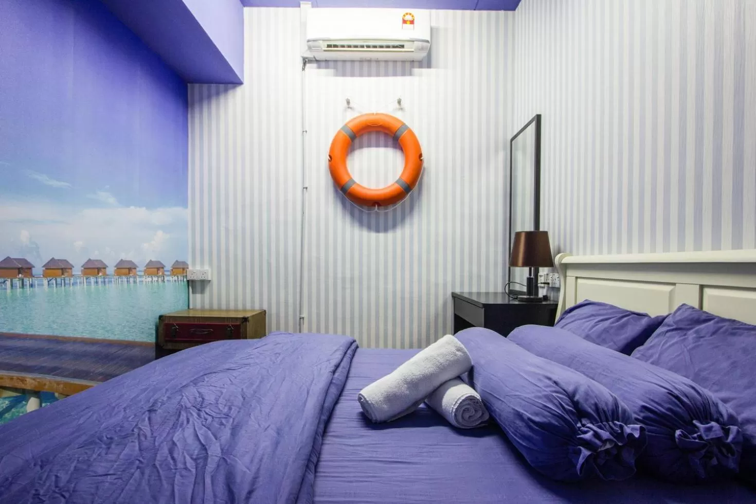 Photo of the whole room, Bed in USM Designer Dwell