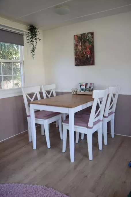 Dining Area in Chalet Heggemus Oisterwijk