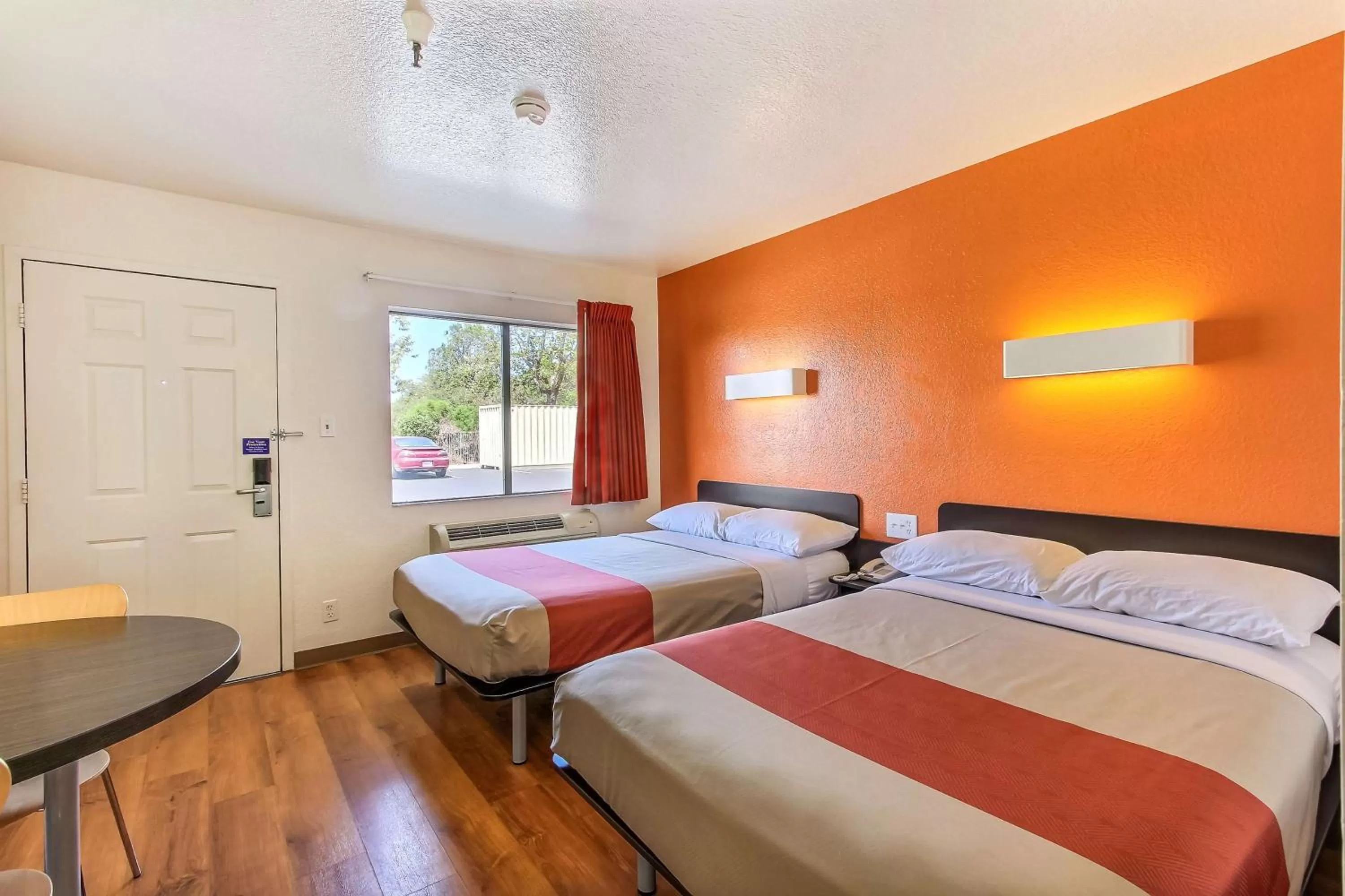 Bedroom, Bed in Motel 6-Watsonville, CA - Monterey Area
