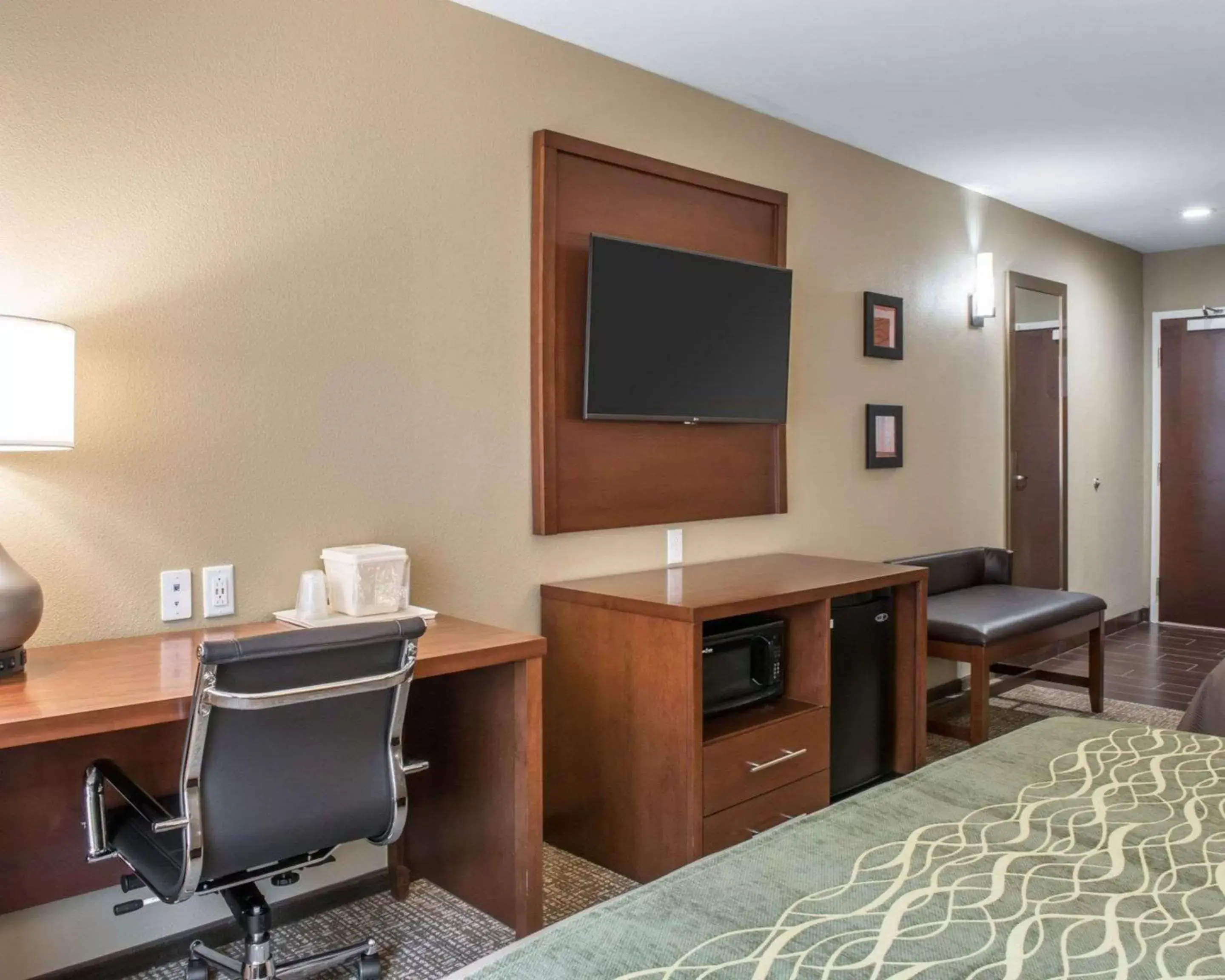 Queen Suite with Two Queen Beds - Accessible/Non-Smoking in Comfort Inn & Suites Pittsburgh South Queen Suite with Two Queen Beds - Accessible/Non-Smoking in Comfort Inn & Suites Pittsburgh South