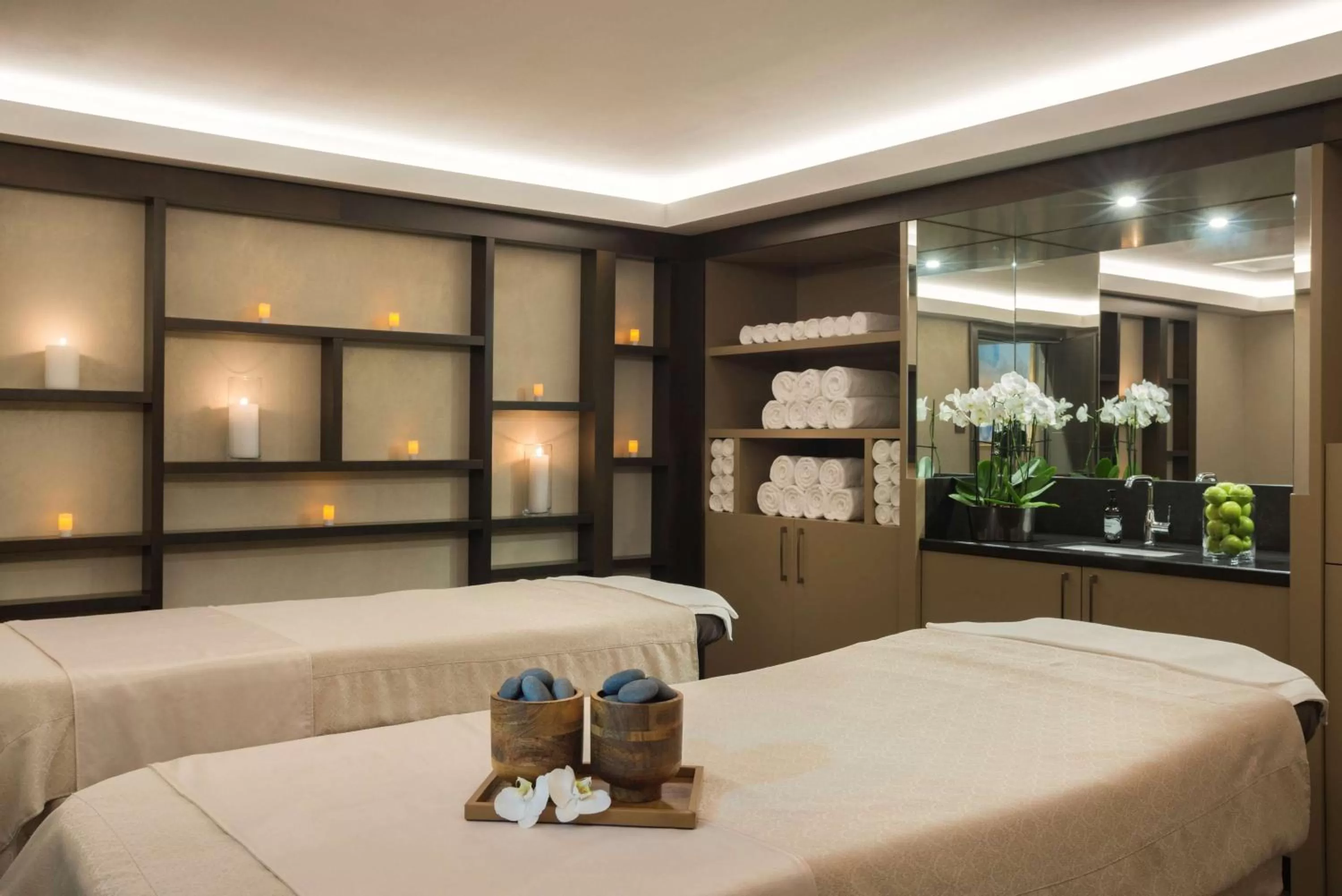 Spa and wellness centre/facilities, Bed in Grand Hotel Kempinski Riga