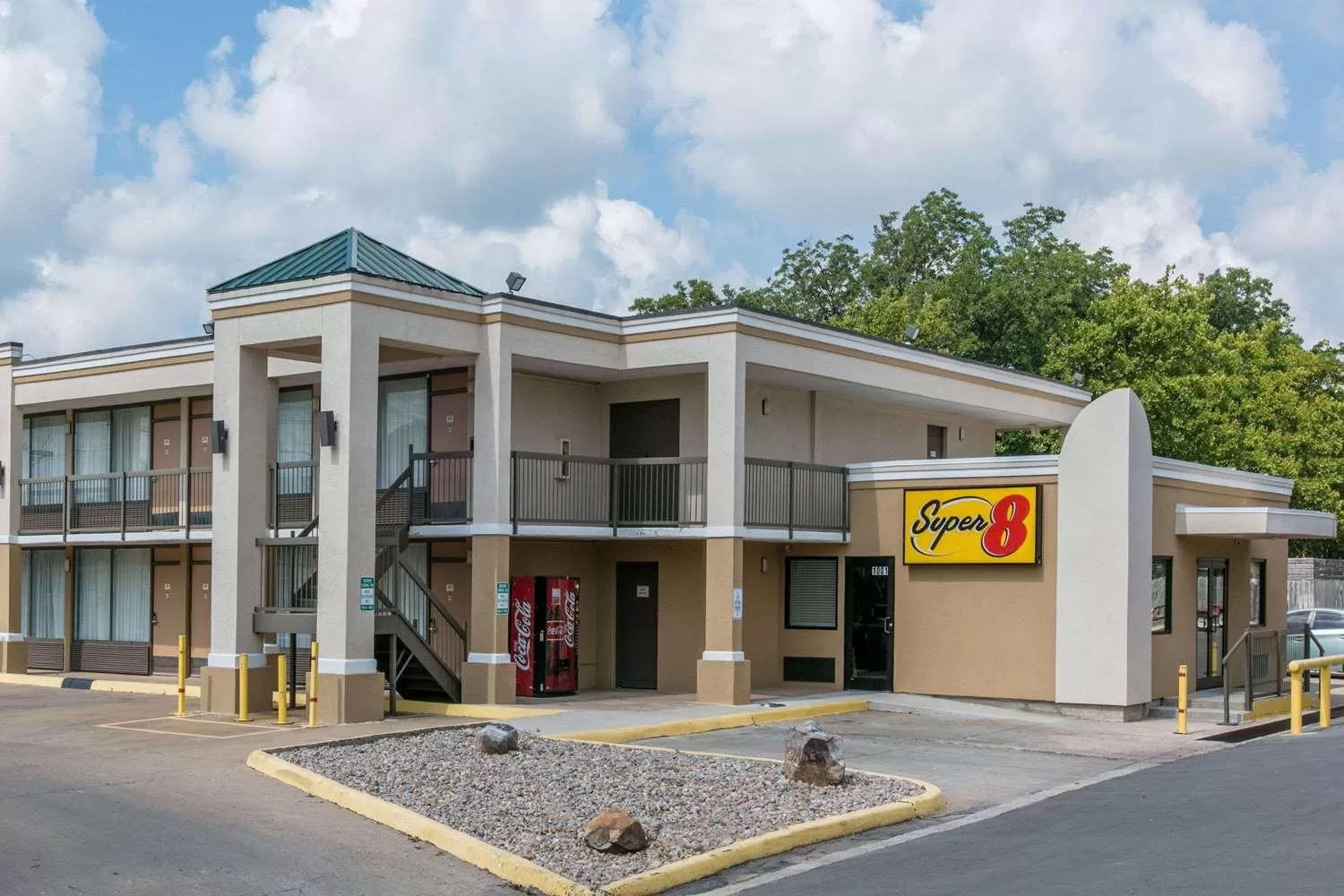 Property building in Super 8 by Wyndham Duncan