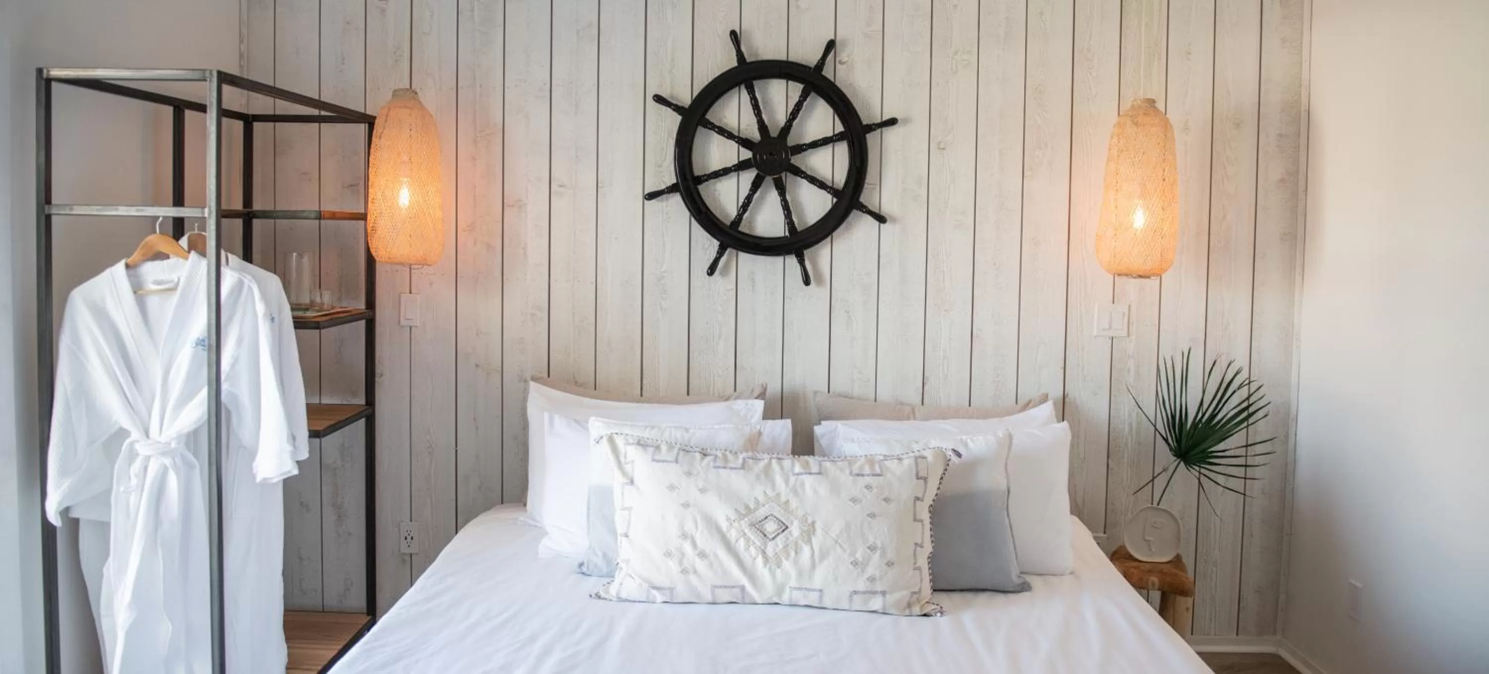 Bedroom, Bed in The Surfside Hotel