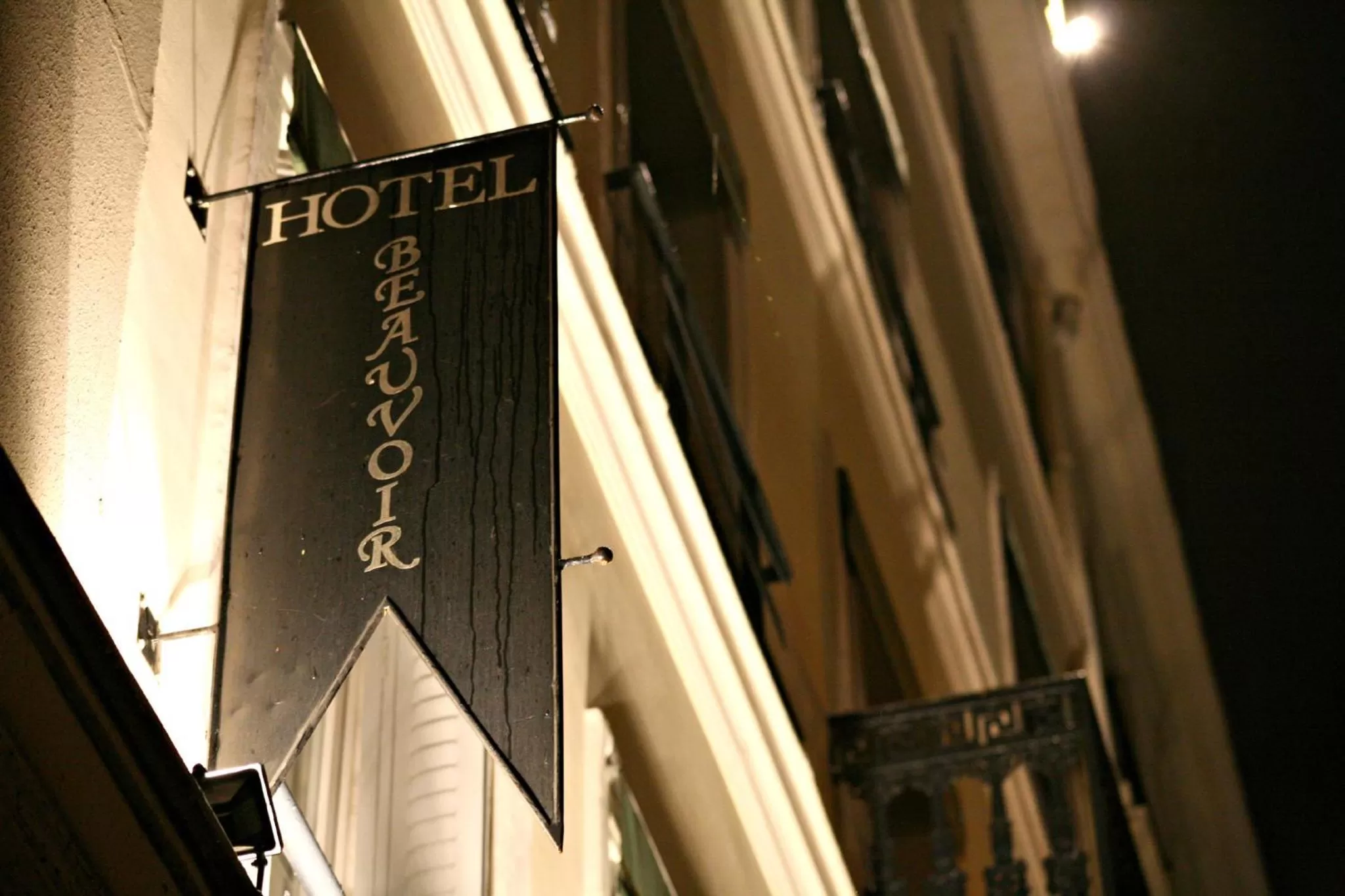 Night in Hotel Beauvoir