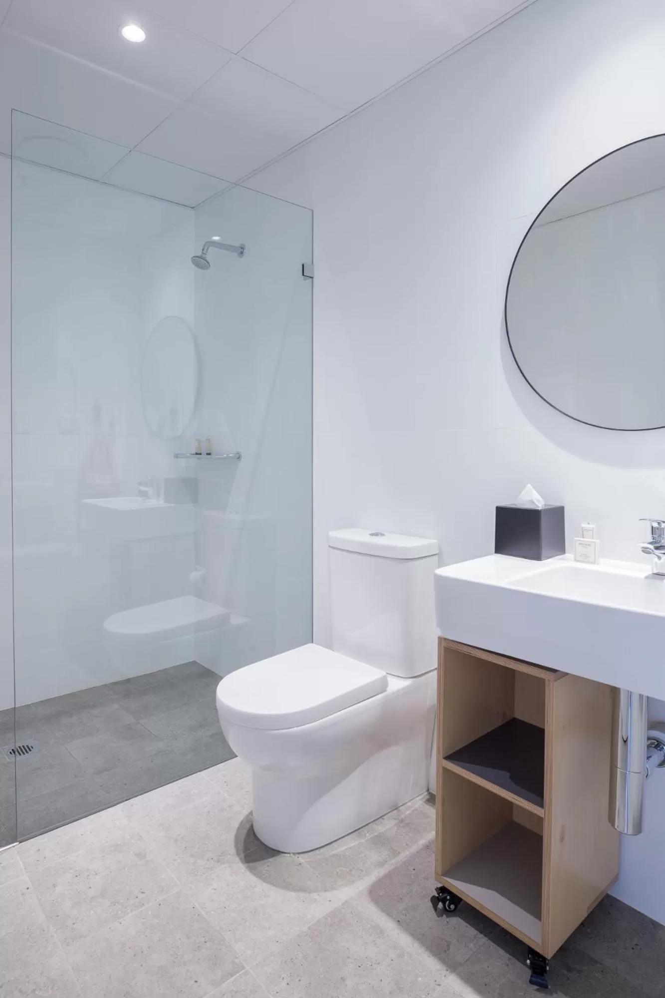 Shower in Veriu Broadway