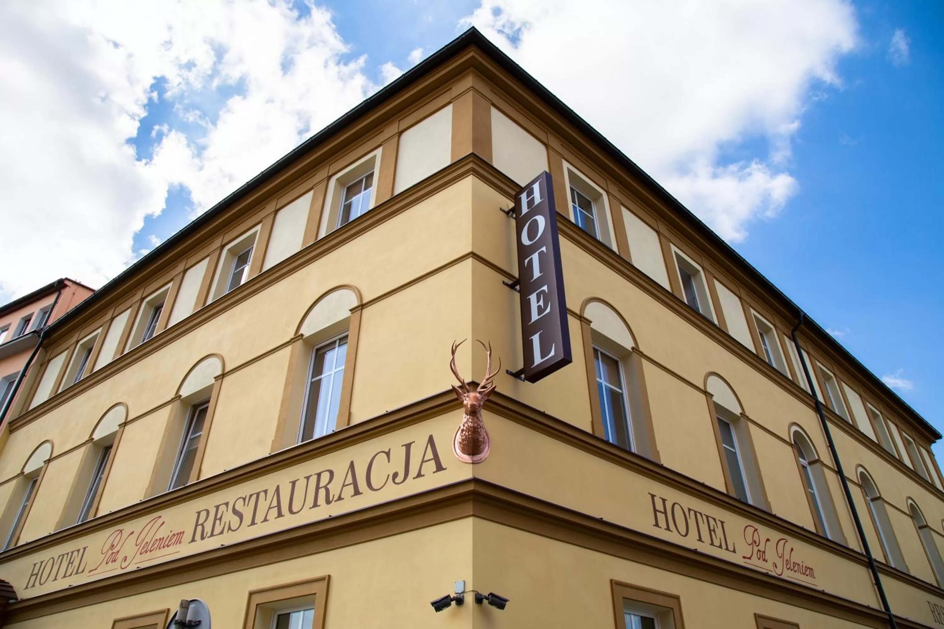 Property building in Hotel Pod Jeleniem