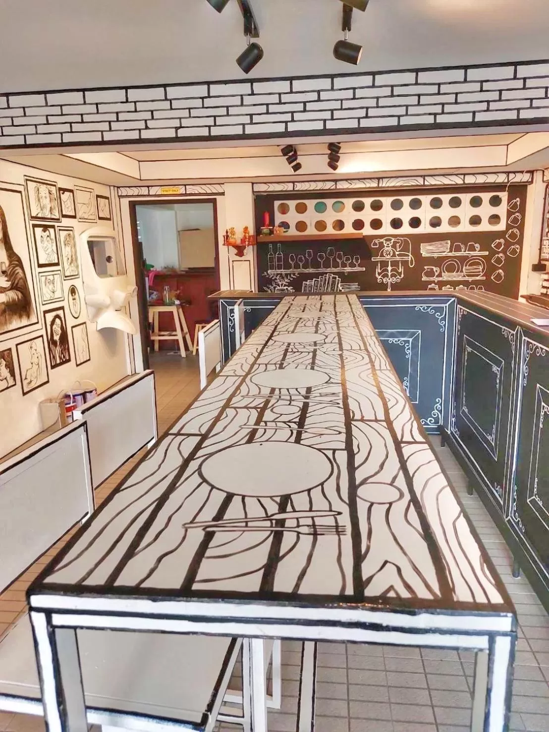 Property building in RoomQuest Chiang Mai Tha Phae