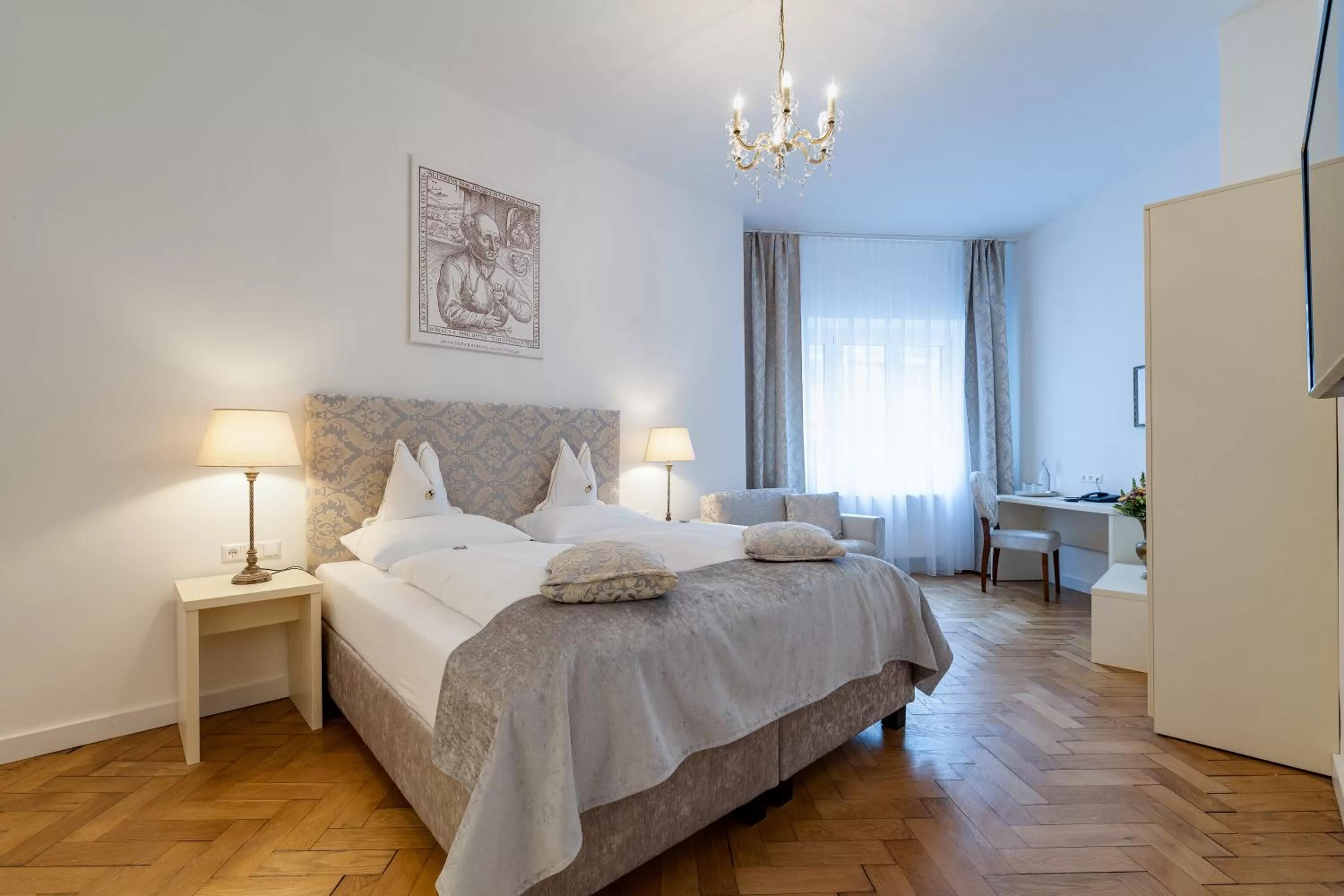 Bedroom, Bed in Boutique Hotel Goldenes Lamm Villach