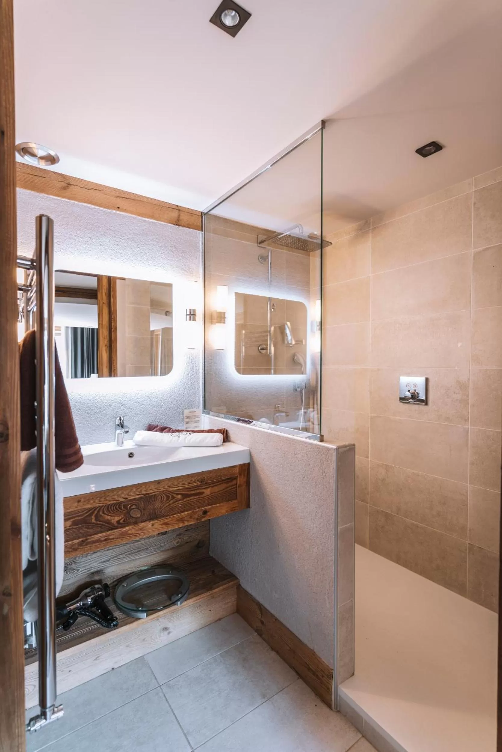 Bed in Hôtel Les Peupliers