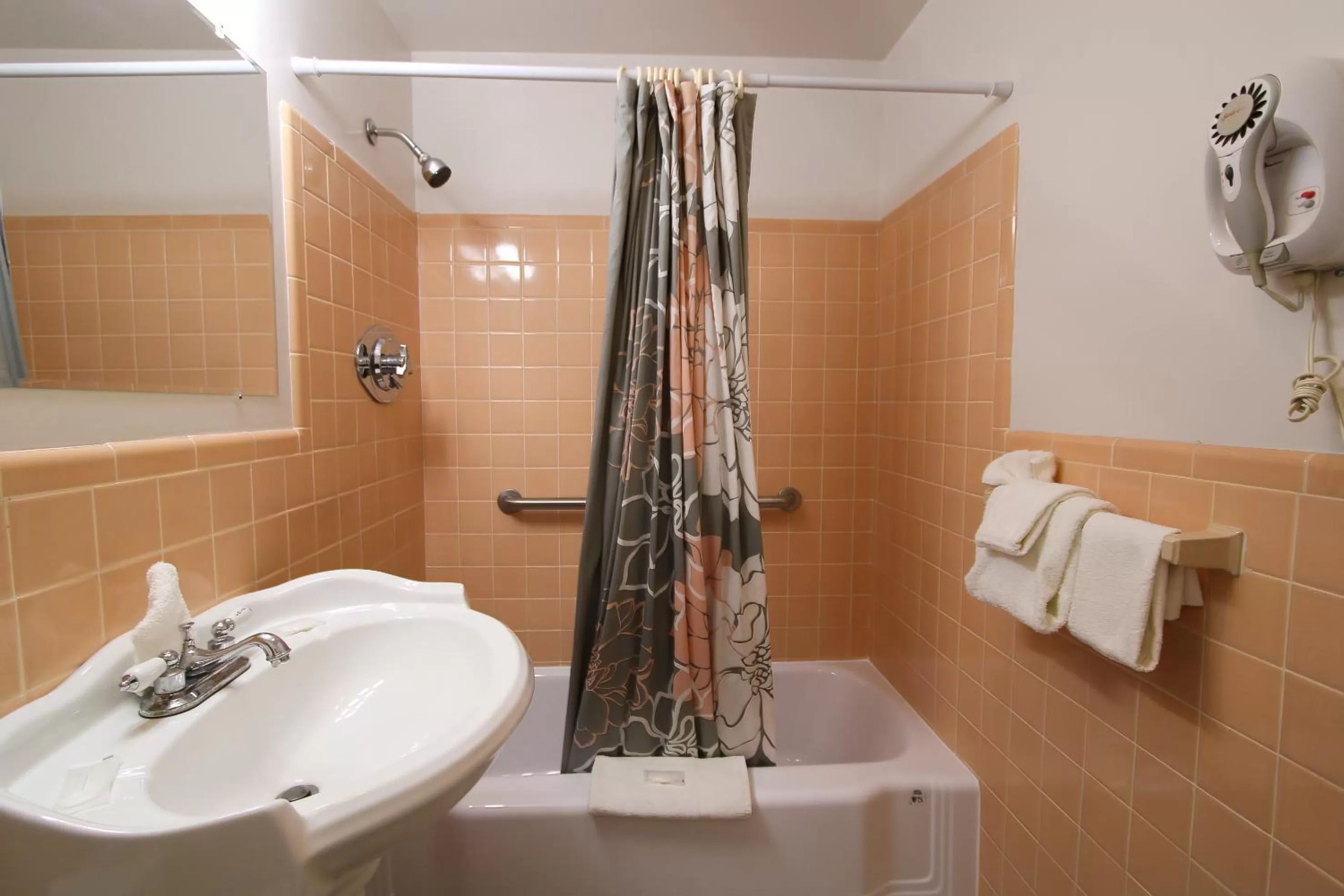 Colonial Inn Seekonk