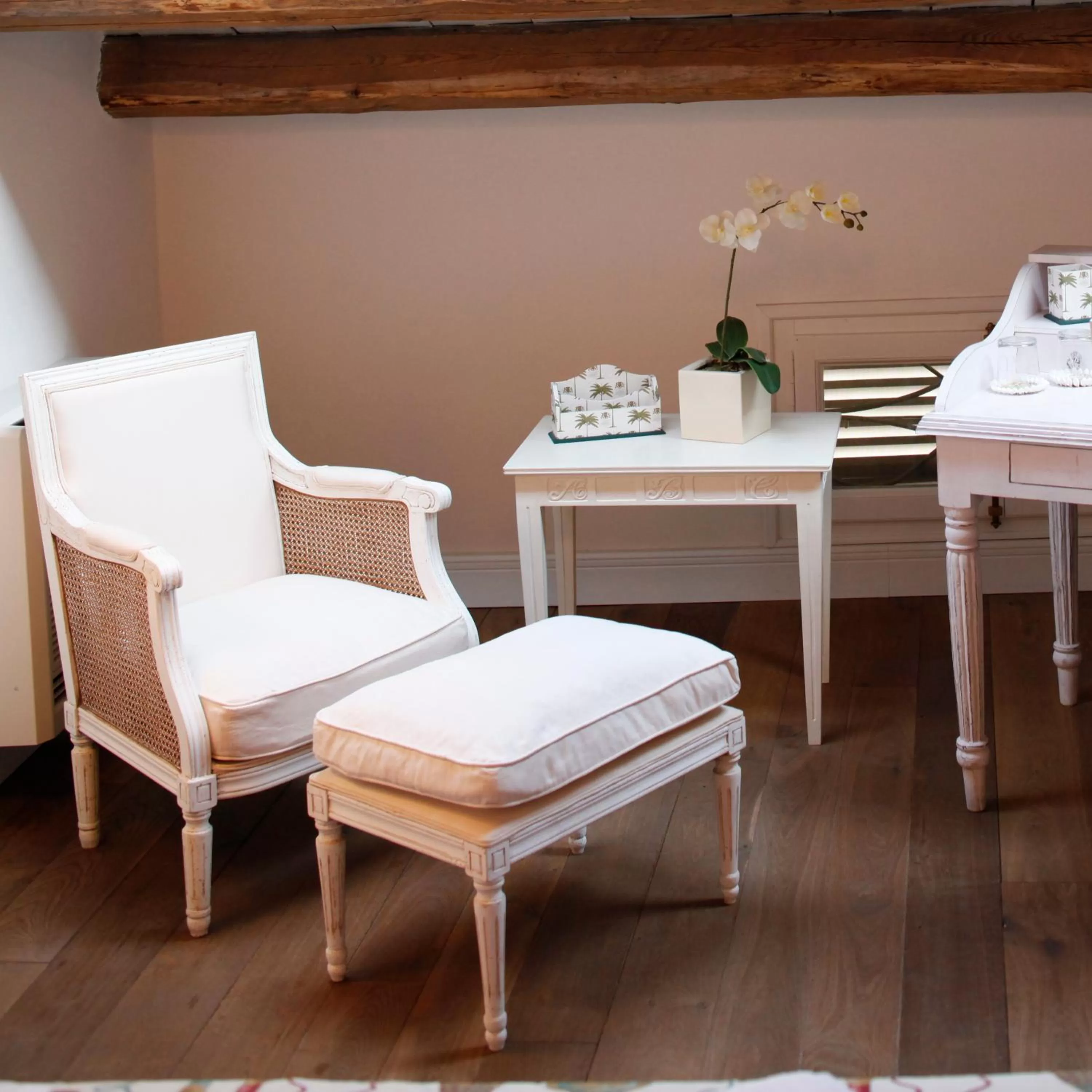 Bedroom in M Club De Luxe B&B