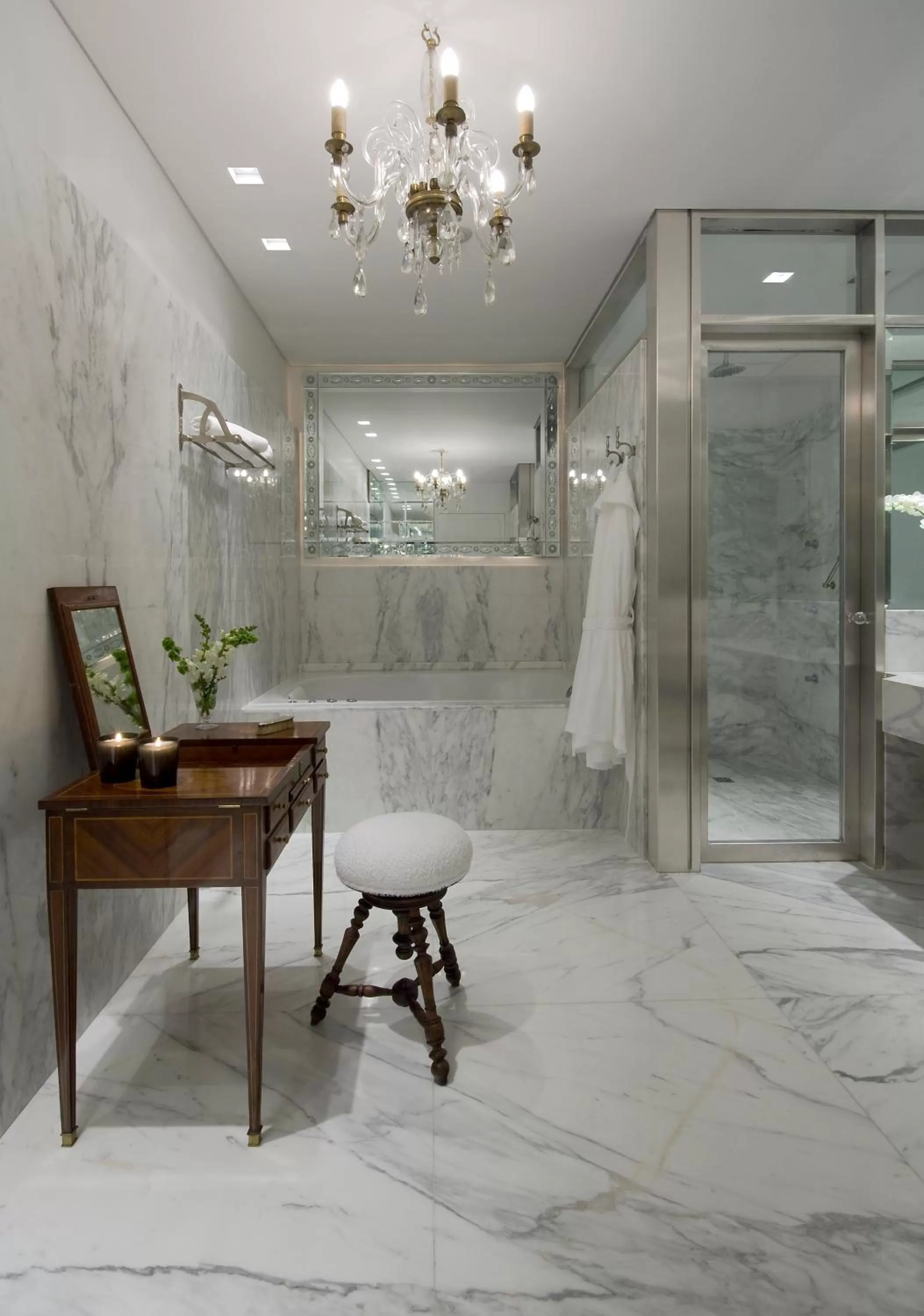 Hot Tub in Hub Porteño