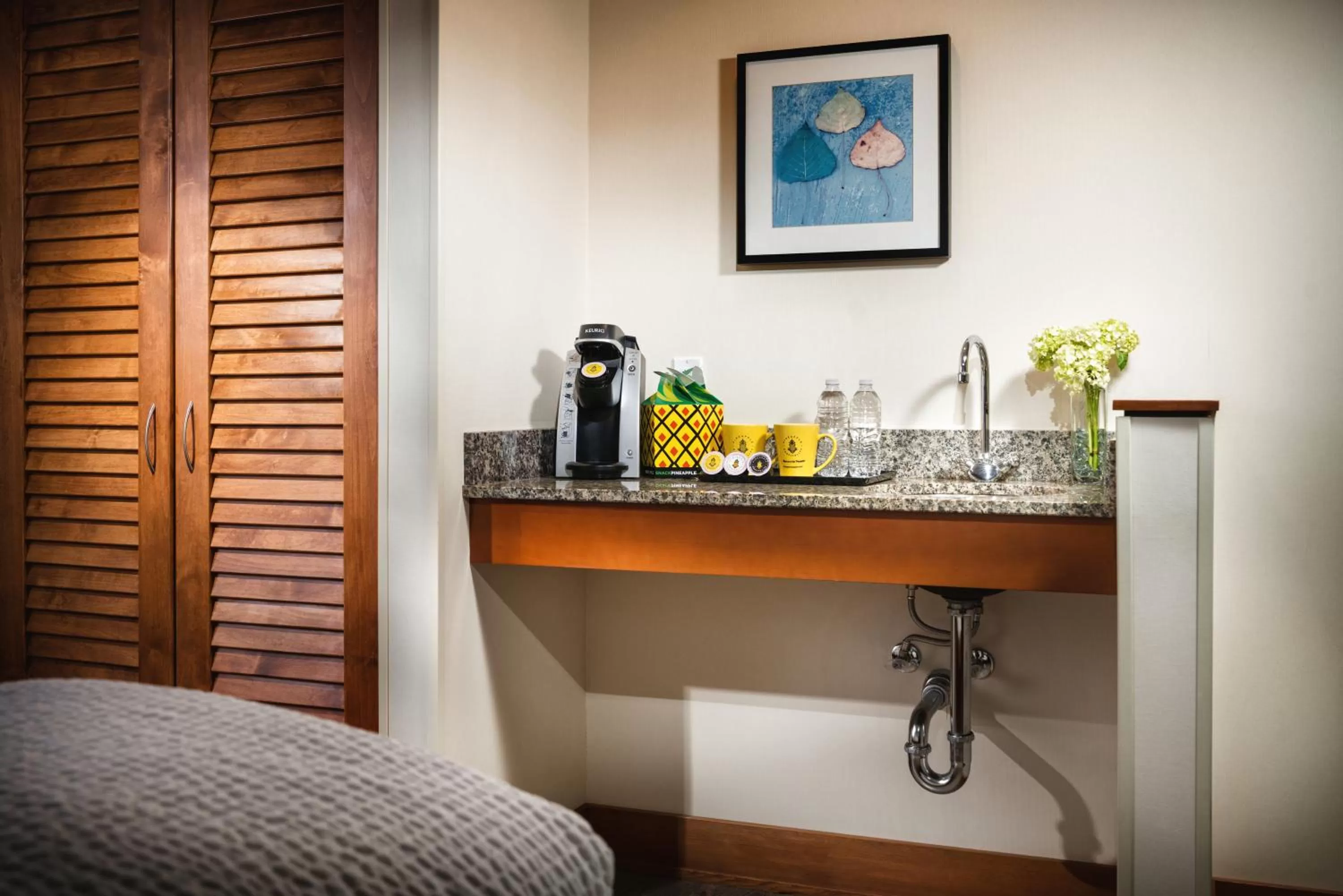 Coffee/tea facilities in Staypineapple, Watertown Hotel, University District Seattle