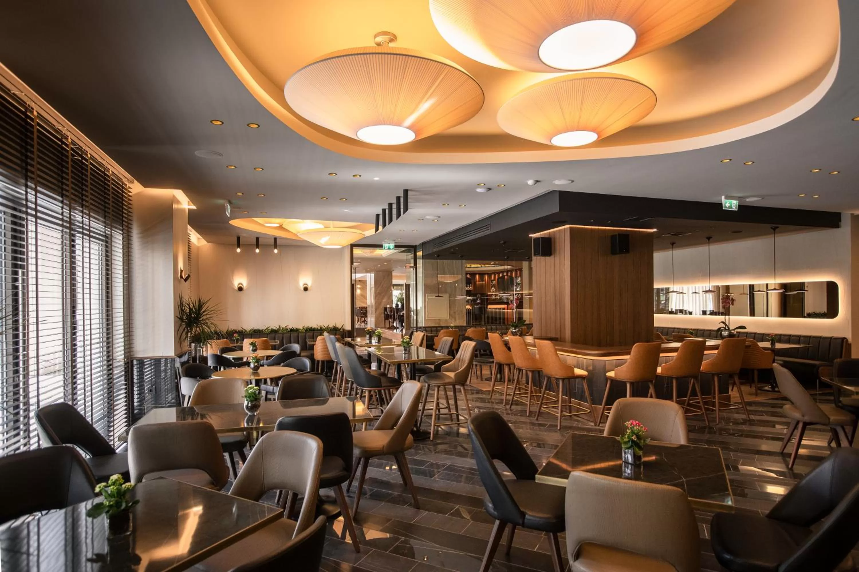 Restaurant/places to eat in Mediterranean Palace