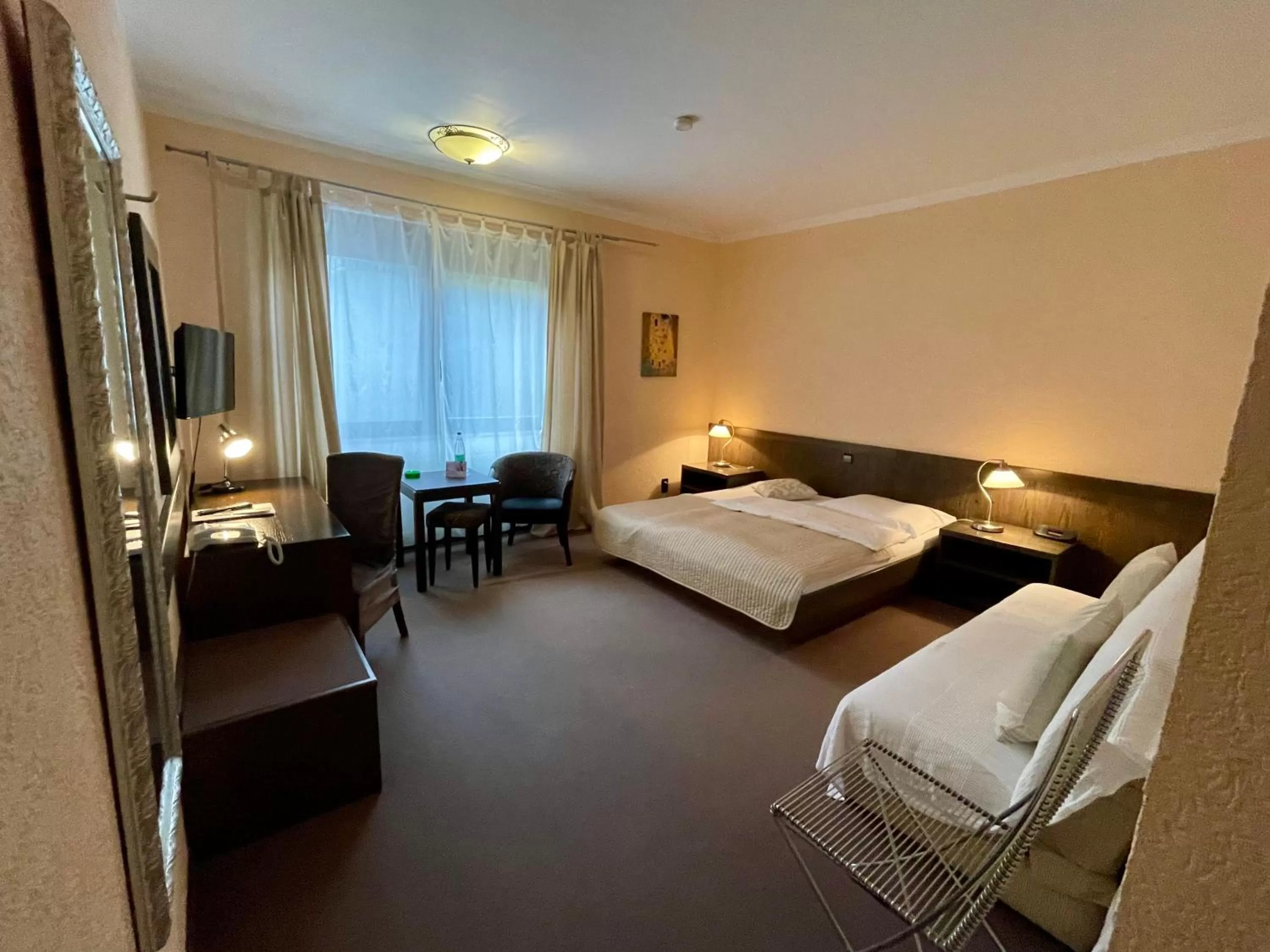 Bed in Hotel Brunnenhof