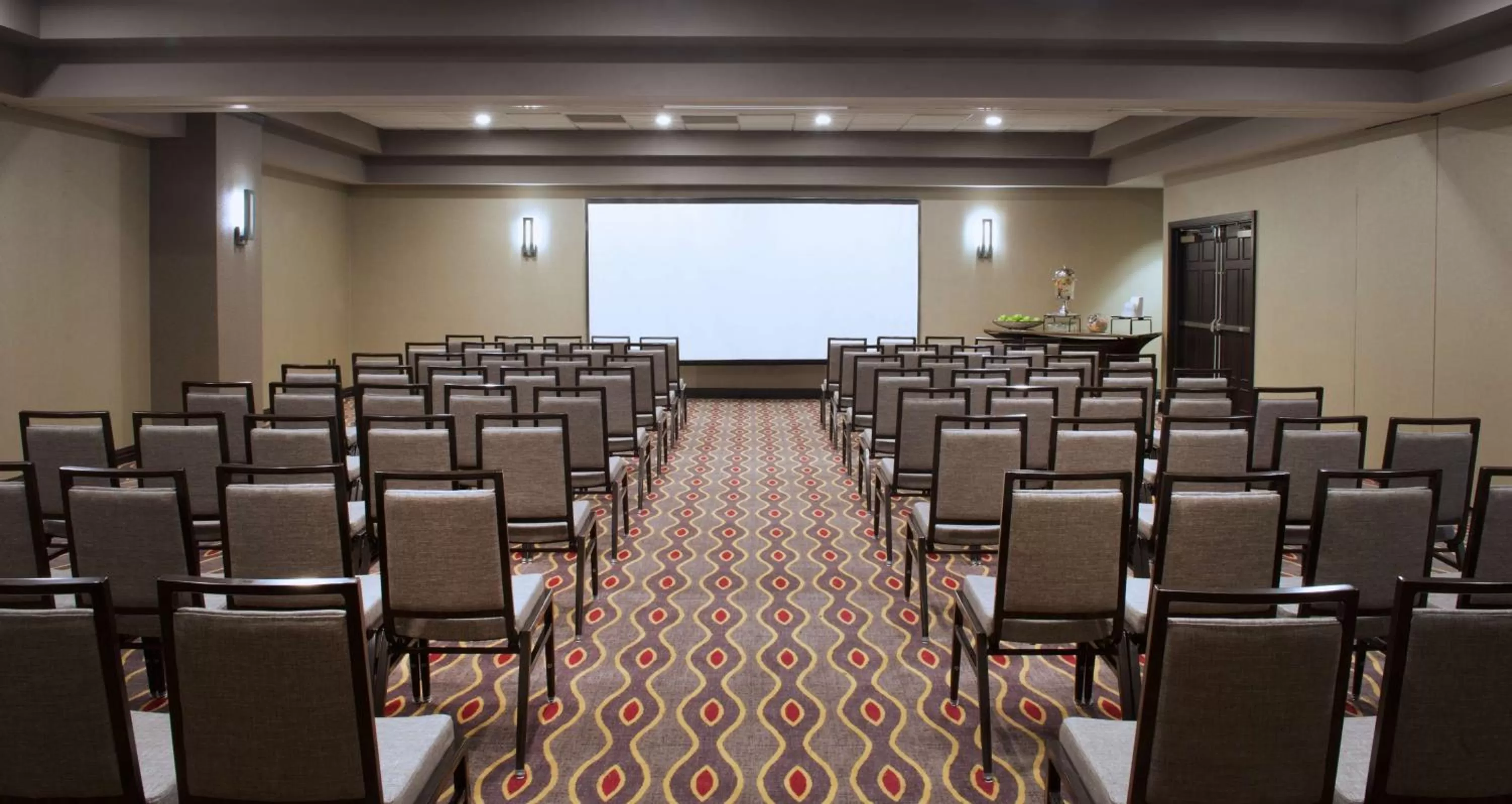 Meeting/conference room in Embassy Suites by Hilton Dulles Airport