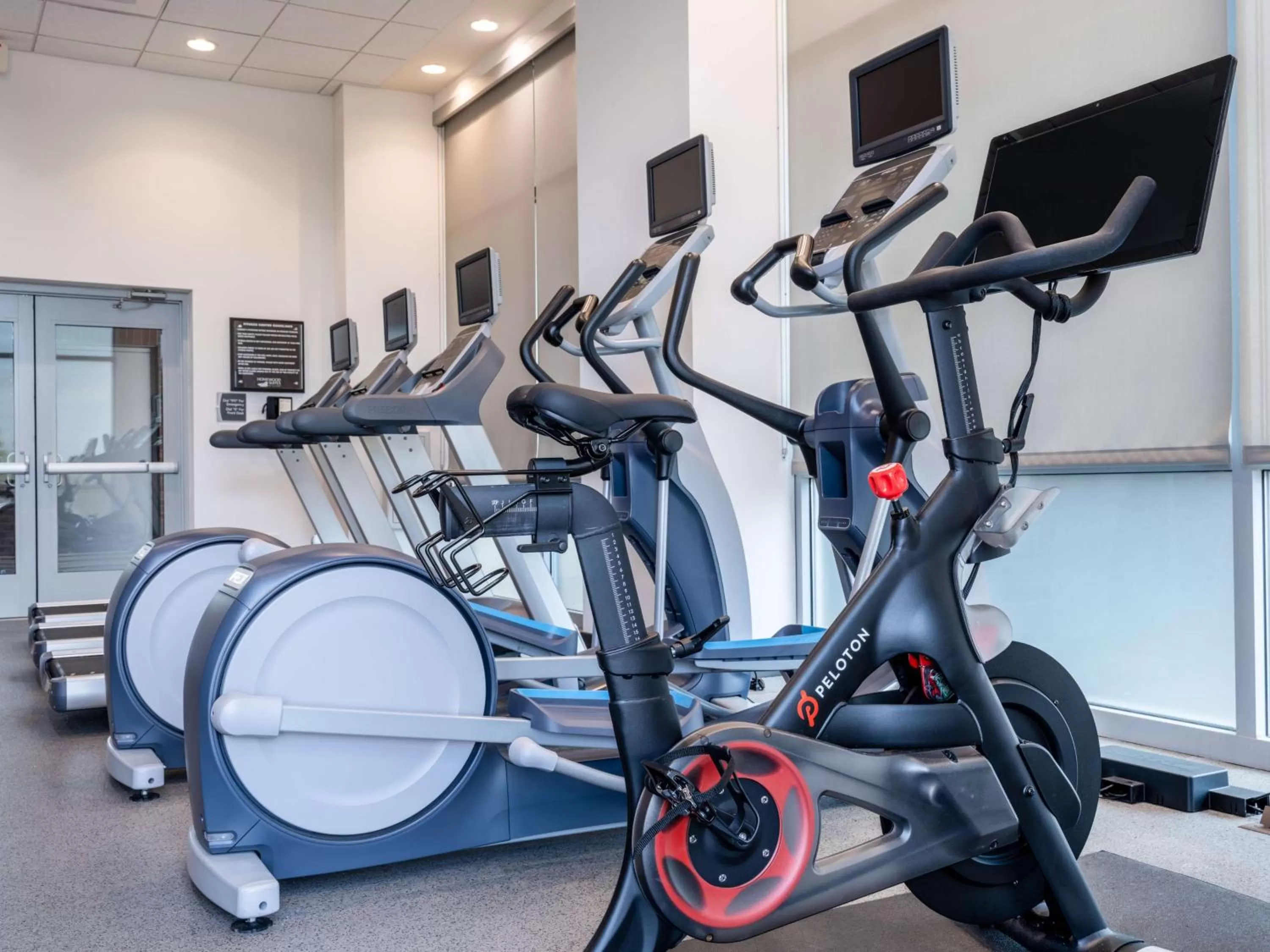 Fitness centre/facilities in Homewood Suites By Hilton North Charleston